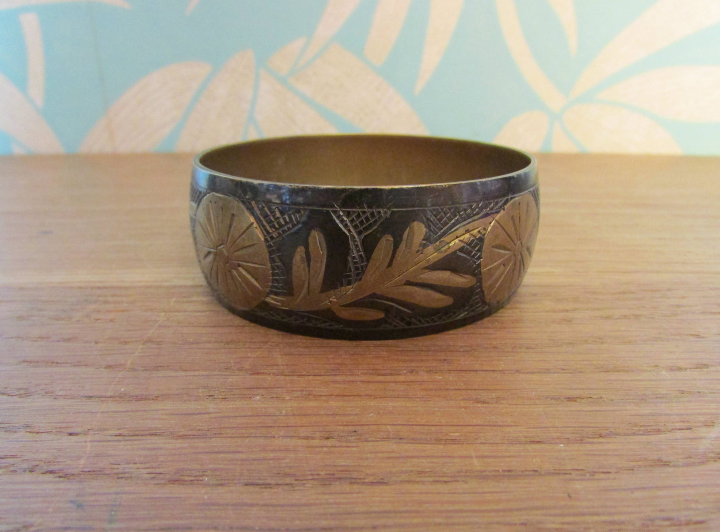 Vintage metal inlaid brass patterned bangle, made in India