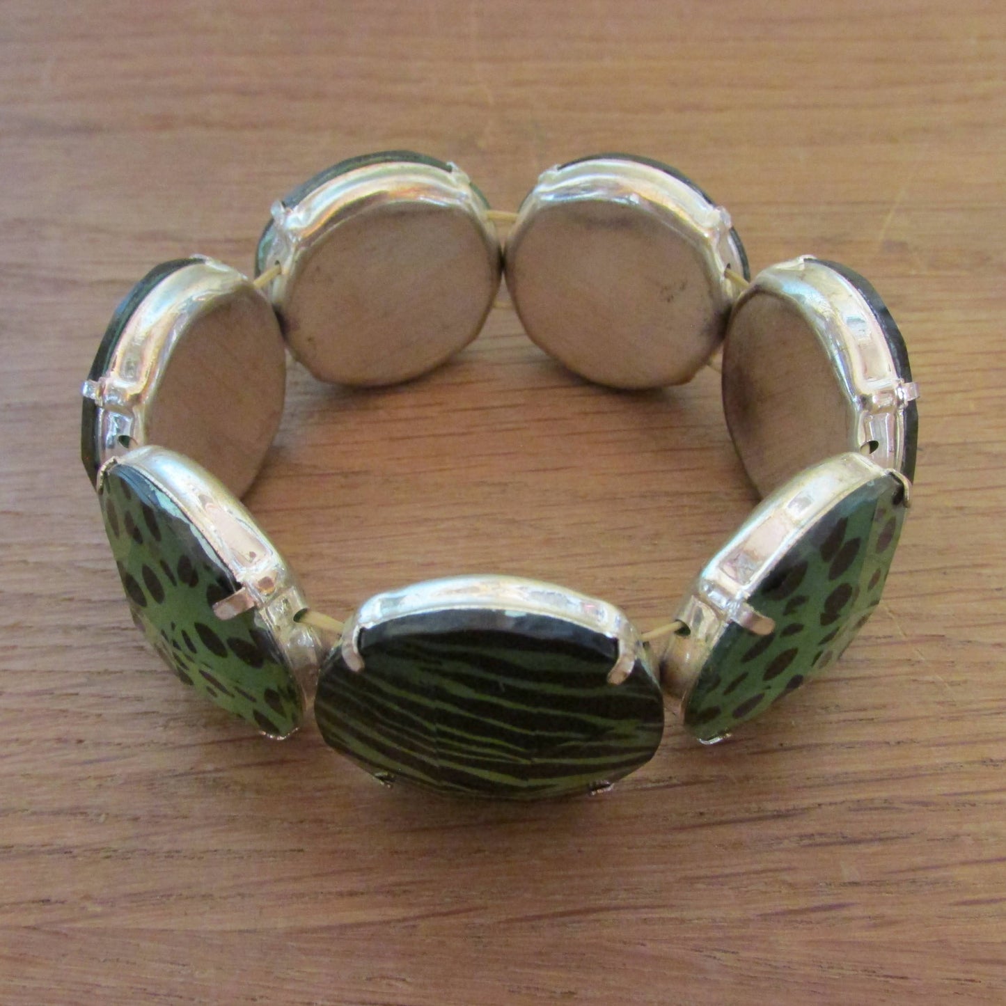 1980s/90s green animal print acrylic plastic disc stretch bracelet