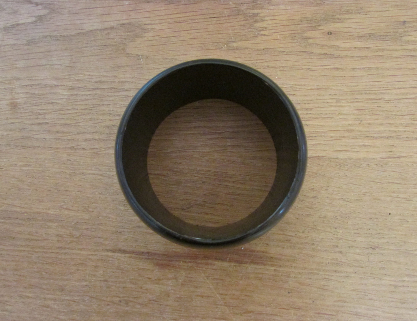 Vintage wide resin bangle with contrast elephant motif