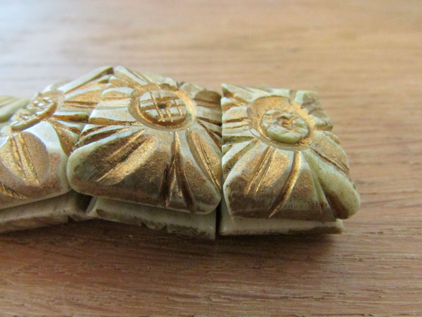 Vintage square medallion-stone bone link elasticated bracelet with gold relief surface