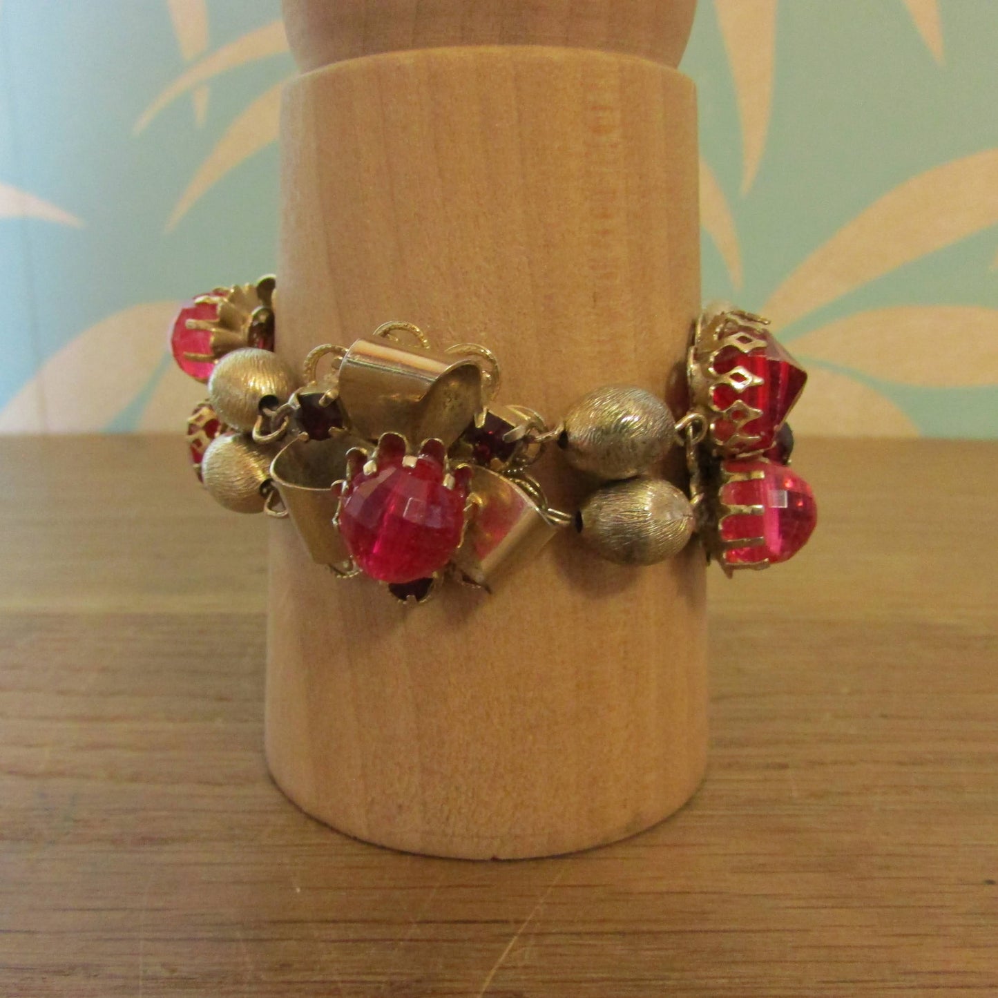 1950s gold-tone & bead bracelet with ruby red and pink faceted beads