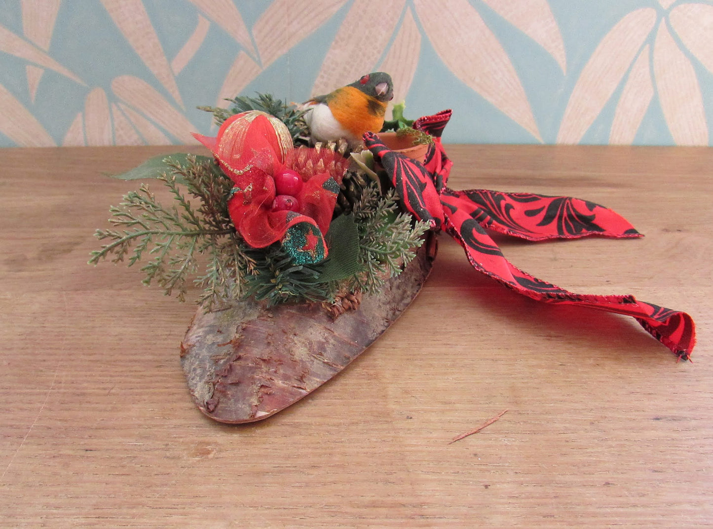 Vintage handmade Christmas candle centrepiece with robin and bow