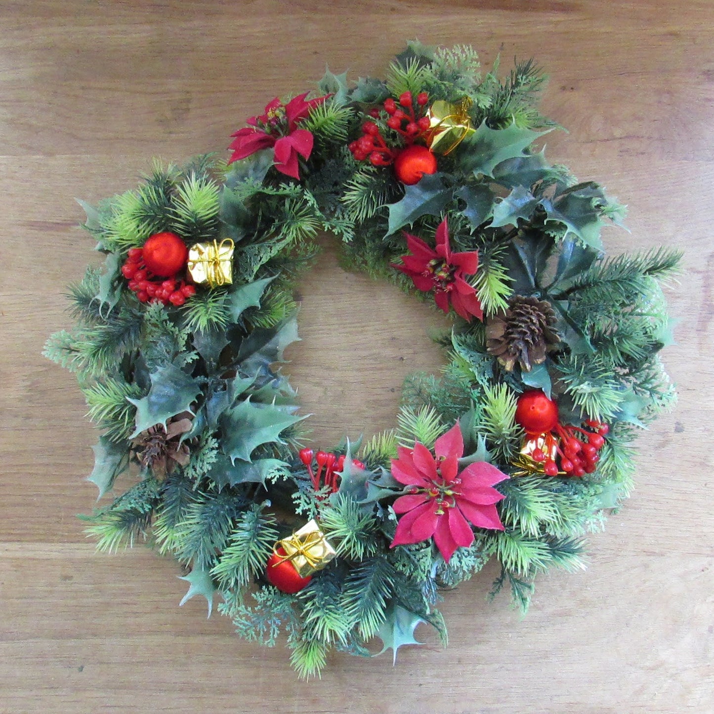 1970s plastic Poinsettia & presents Christmas wreath