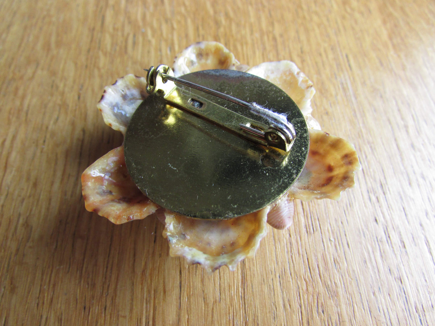 Vintage hand-painted miniature shell cluster brooch