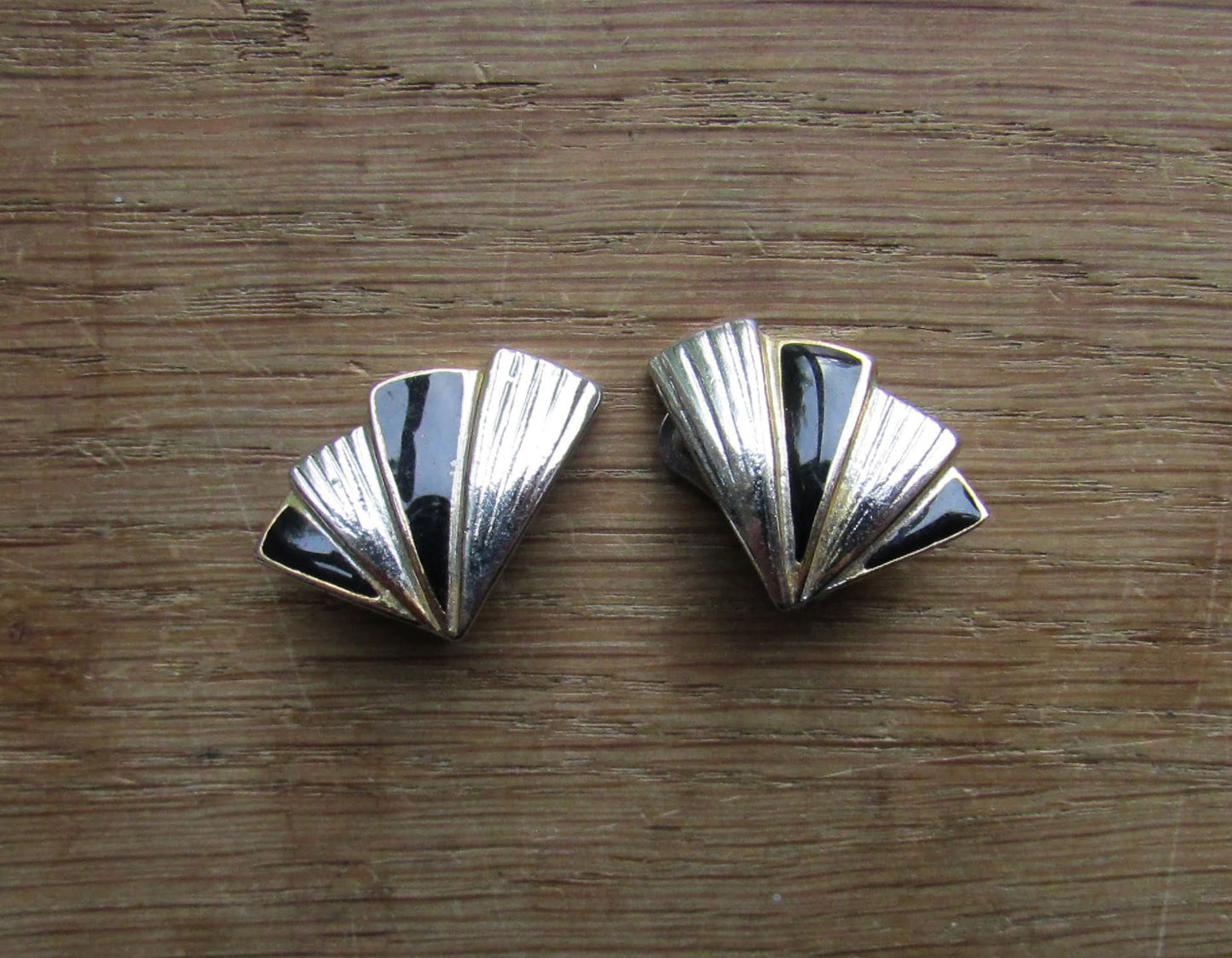 1980s Art Deco-style black enamel & silver-tone fan-shaped clip-on earrings