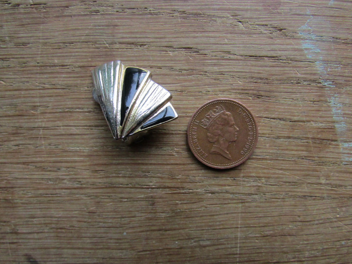 1980s Art Deco-style black enamel & silver-tone fan-shaped clip-on earrings