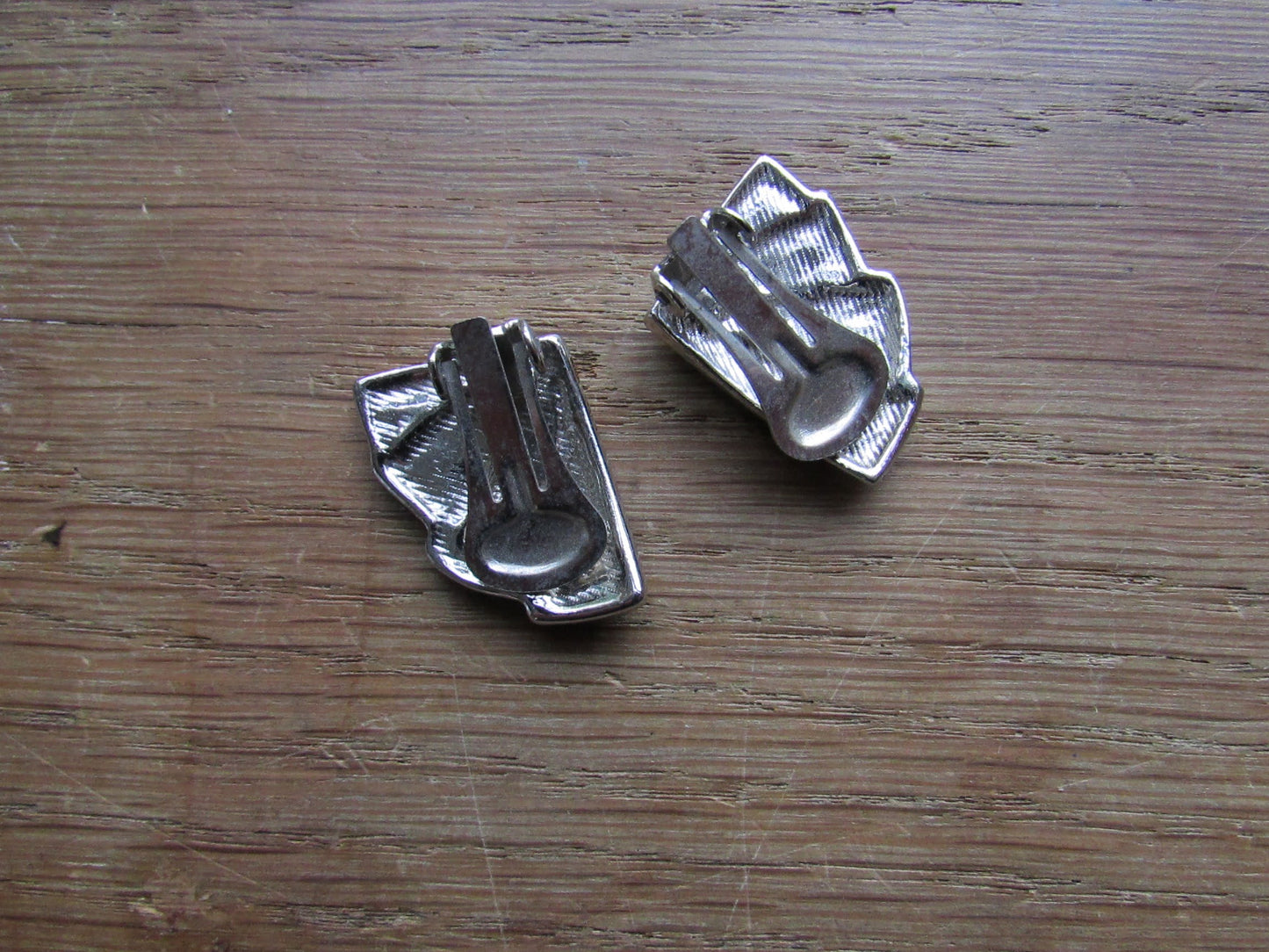 1980s Art Deco-style black enamel & silver-tone fan-shaped clip-on earrings