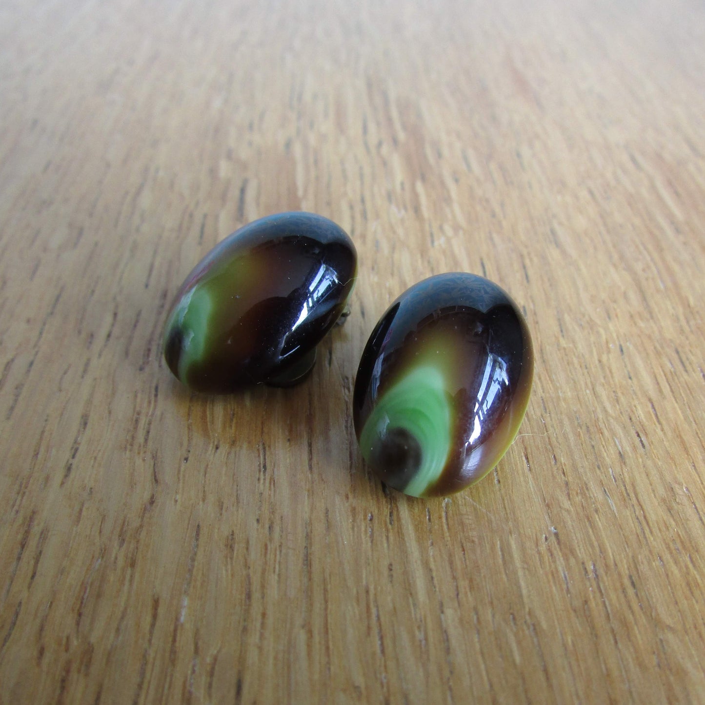1960s peacock eye glass cabochon oval clip-on earrings
