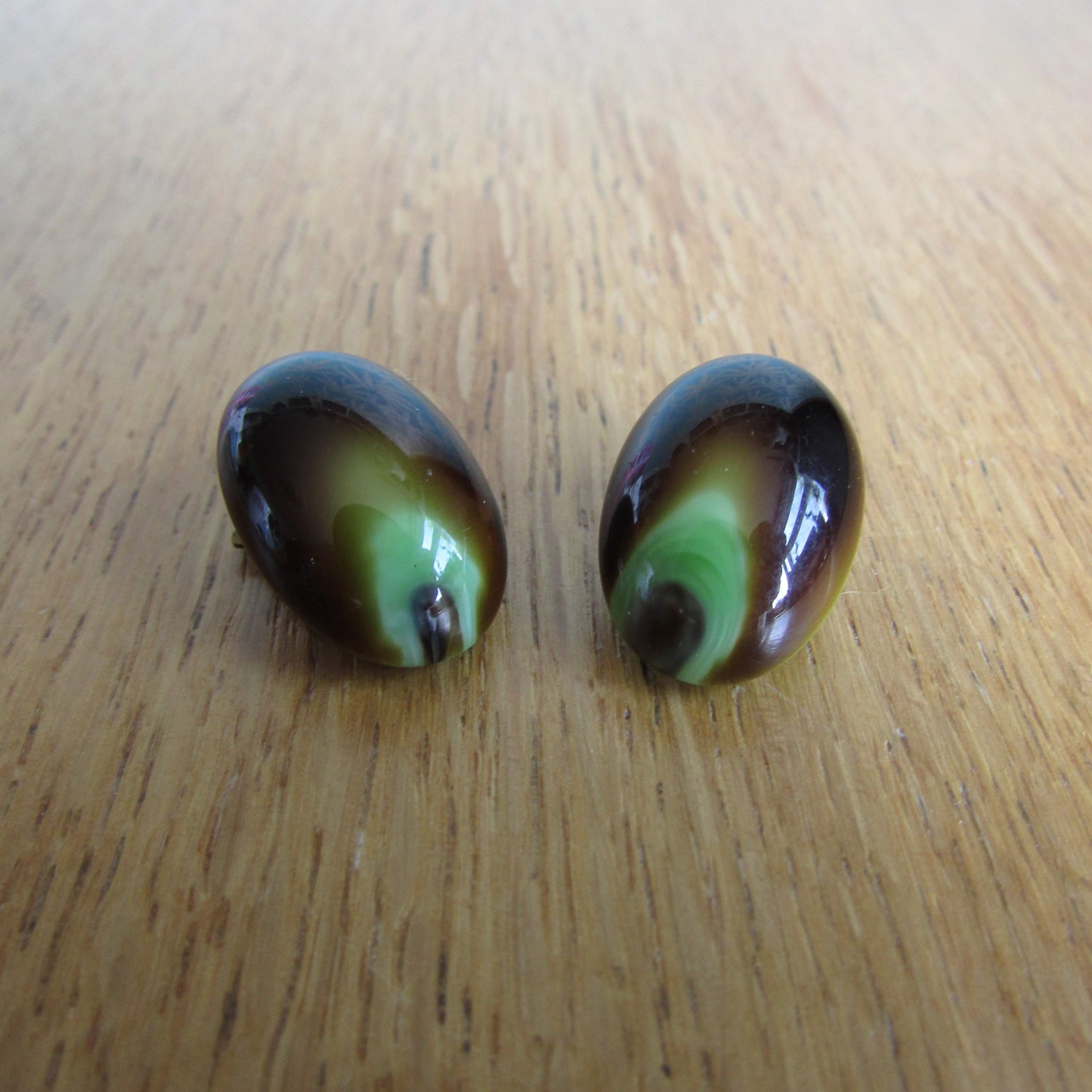 1960s peacock eye glass cabochon oval clip-on earrings