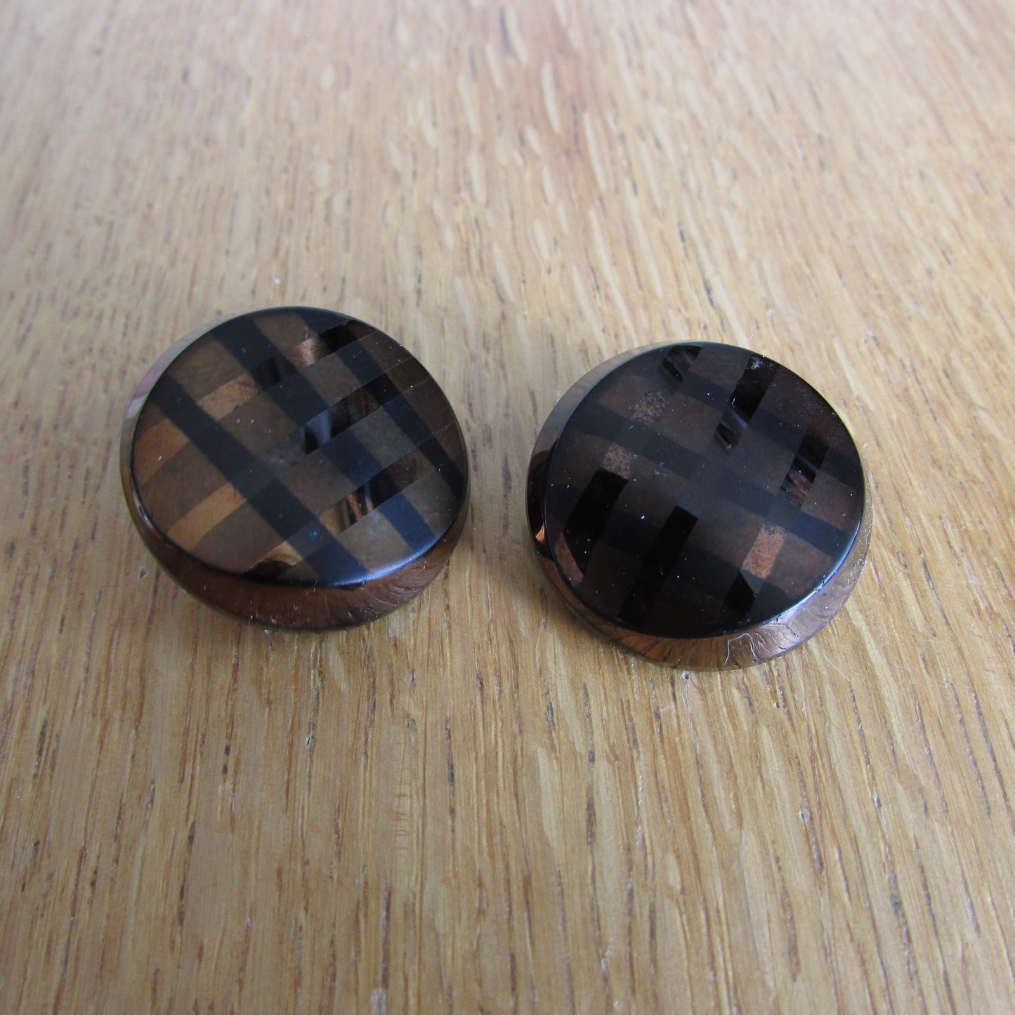 1950s/60s brown glass cabochon plaid asymmetric dome clip-on earrings