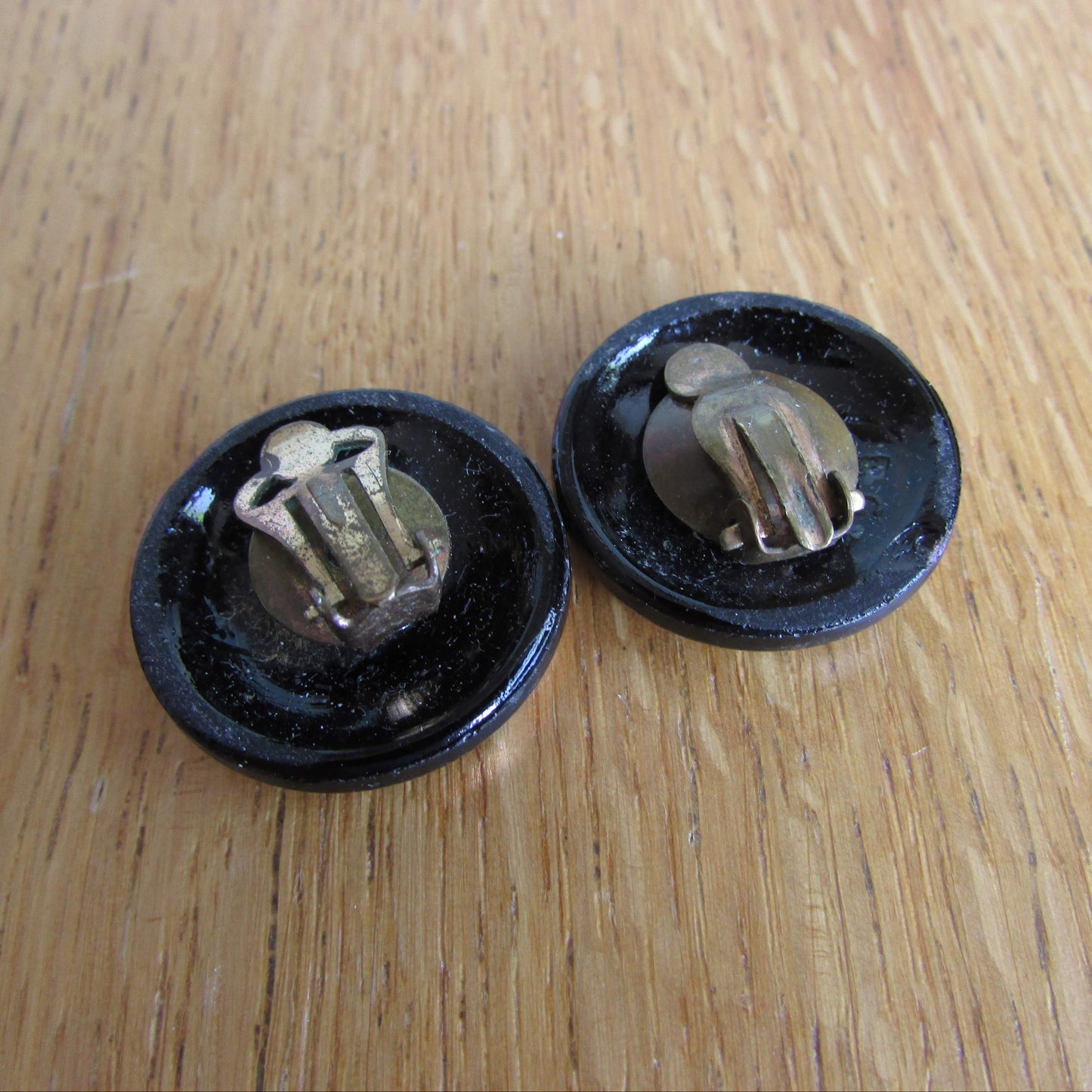 1950s/60s brown glass cabochon plaid asymmetric dome clip-on earrings