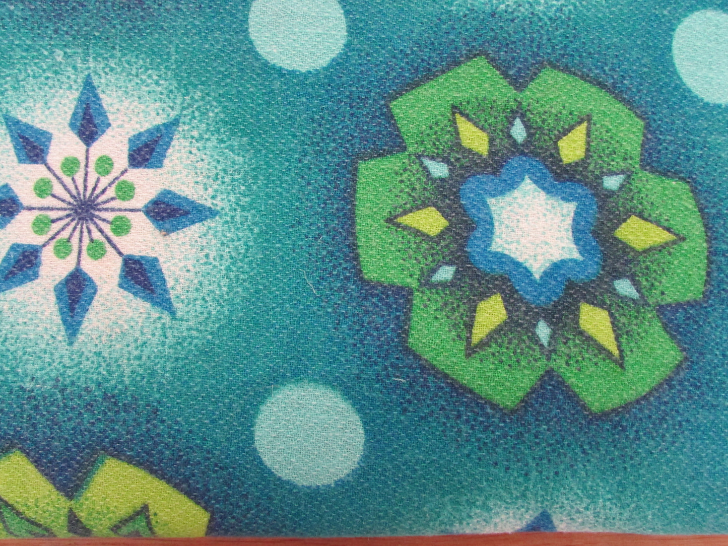 1960s blue & green snowflake/flower barkcloth fabric, 92" x 168" approx