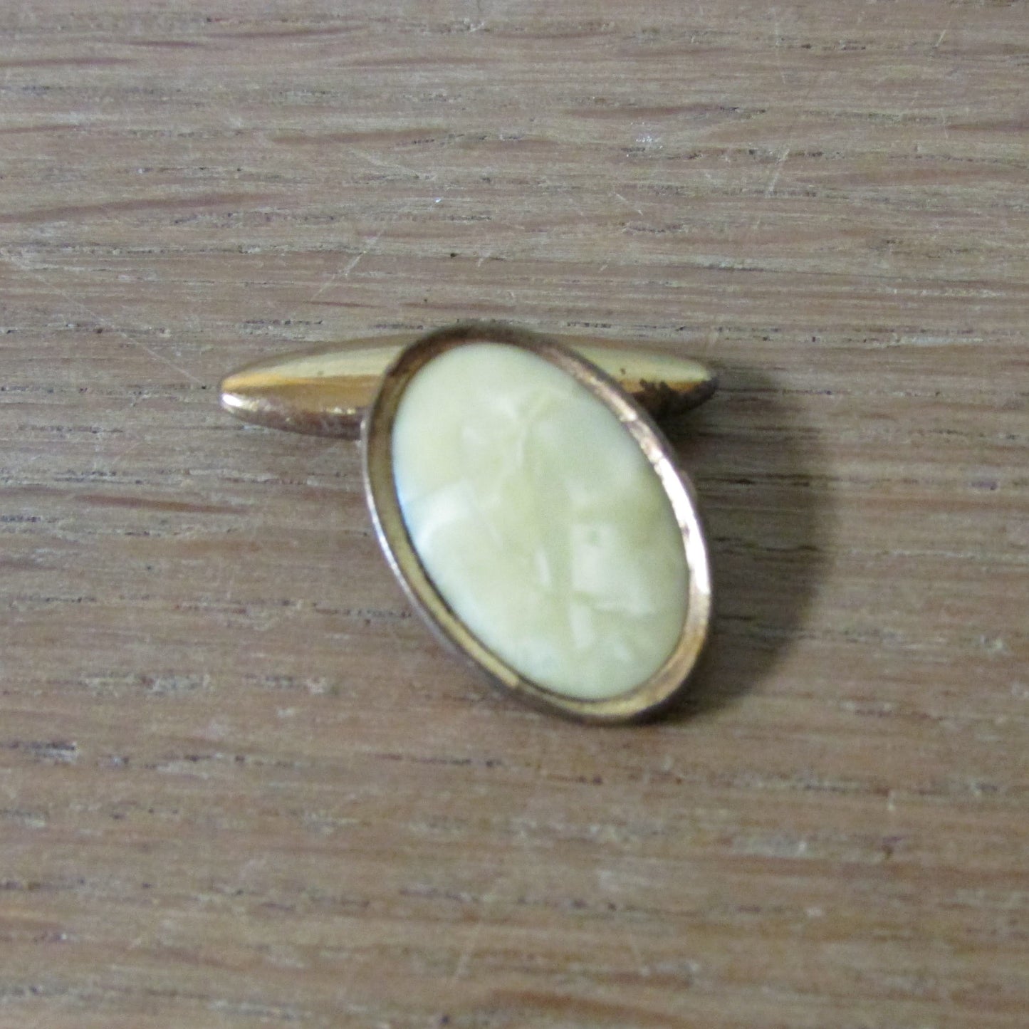1950s/60s gold-tone cufflinks with yellow marbled plastic panels