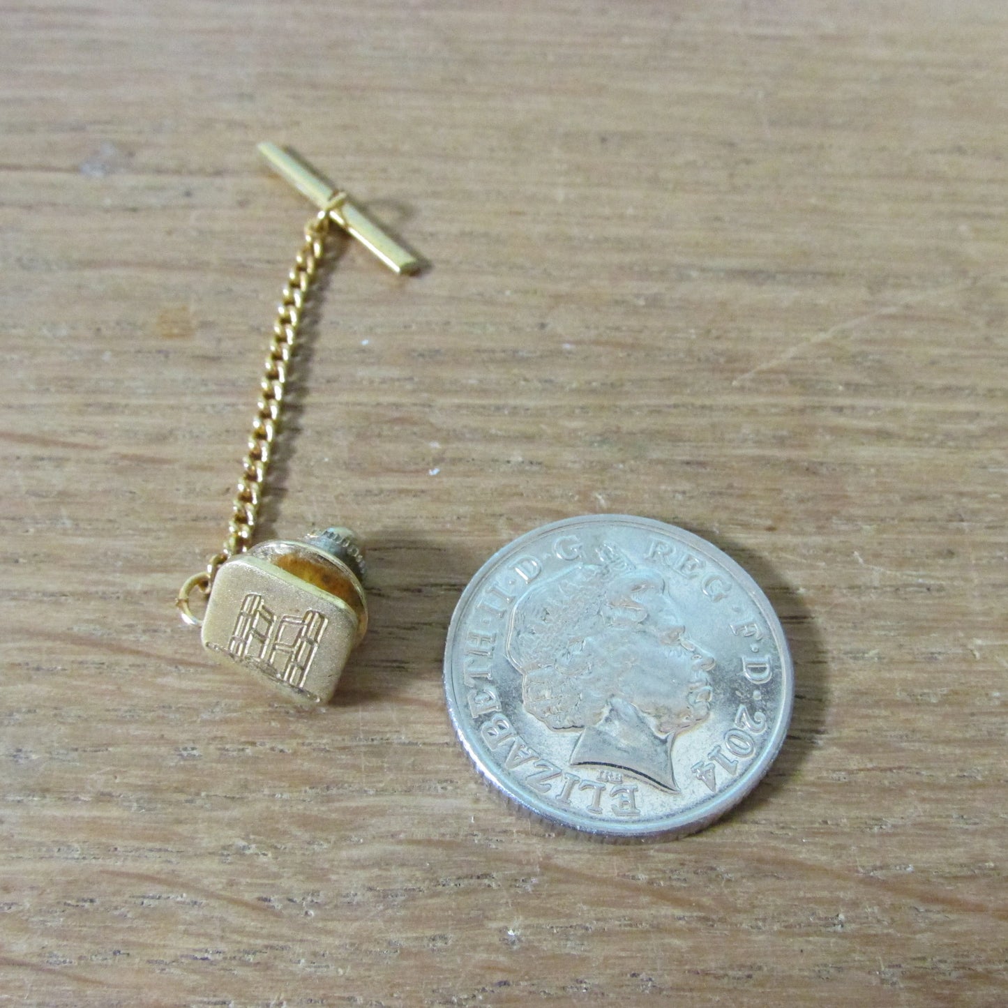 Vintage gold-tone etched tie tack