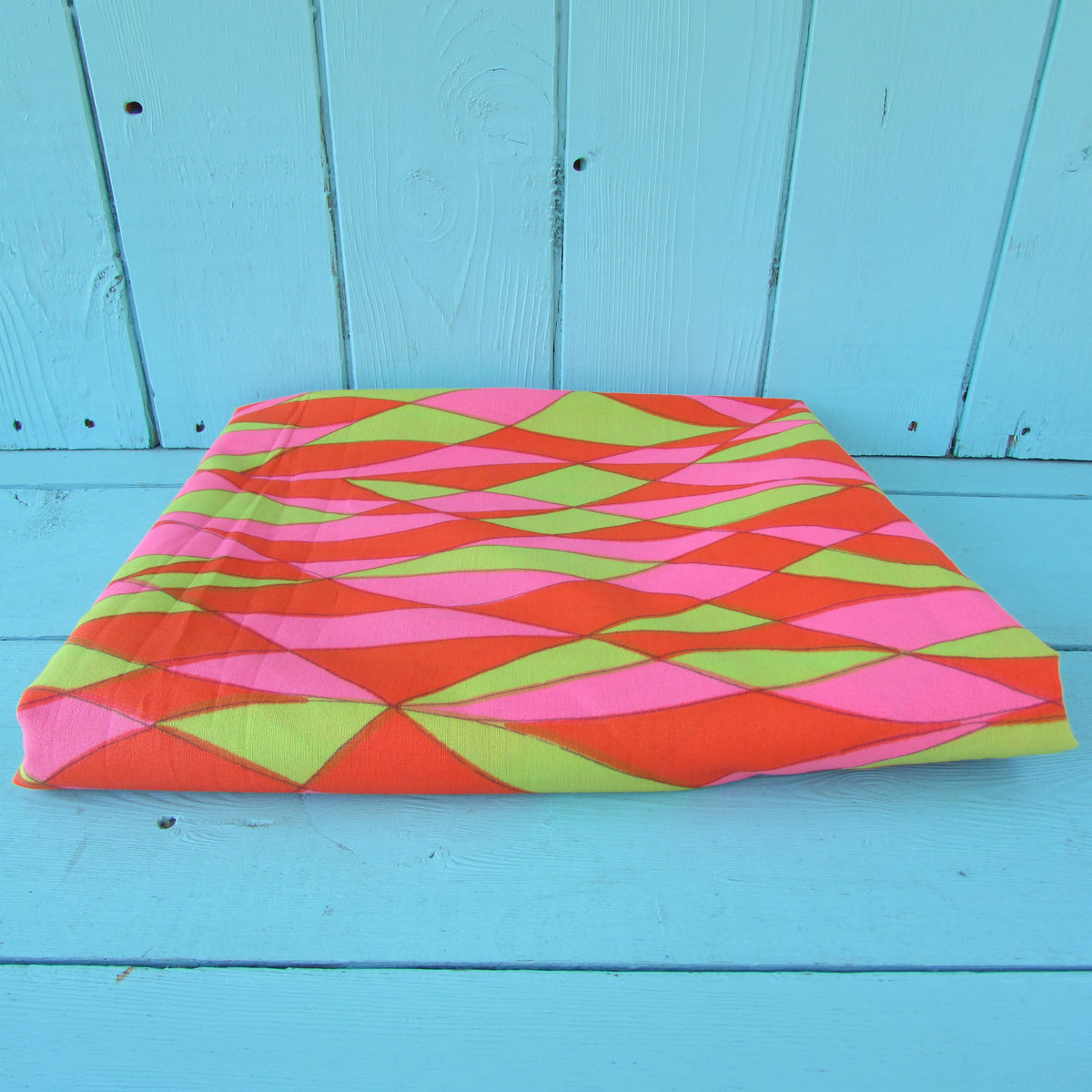 1970s pink orange & green psychedelic geometric Terylene fabric, 35.5" x 180"