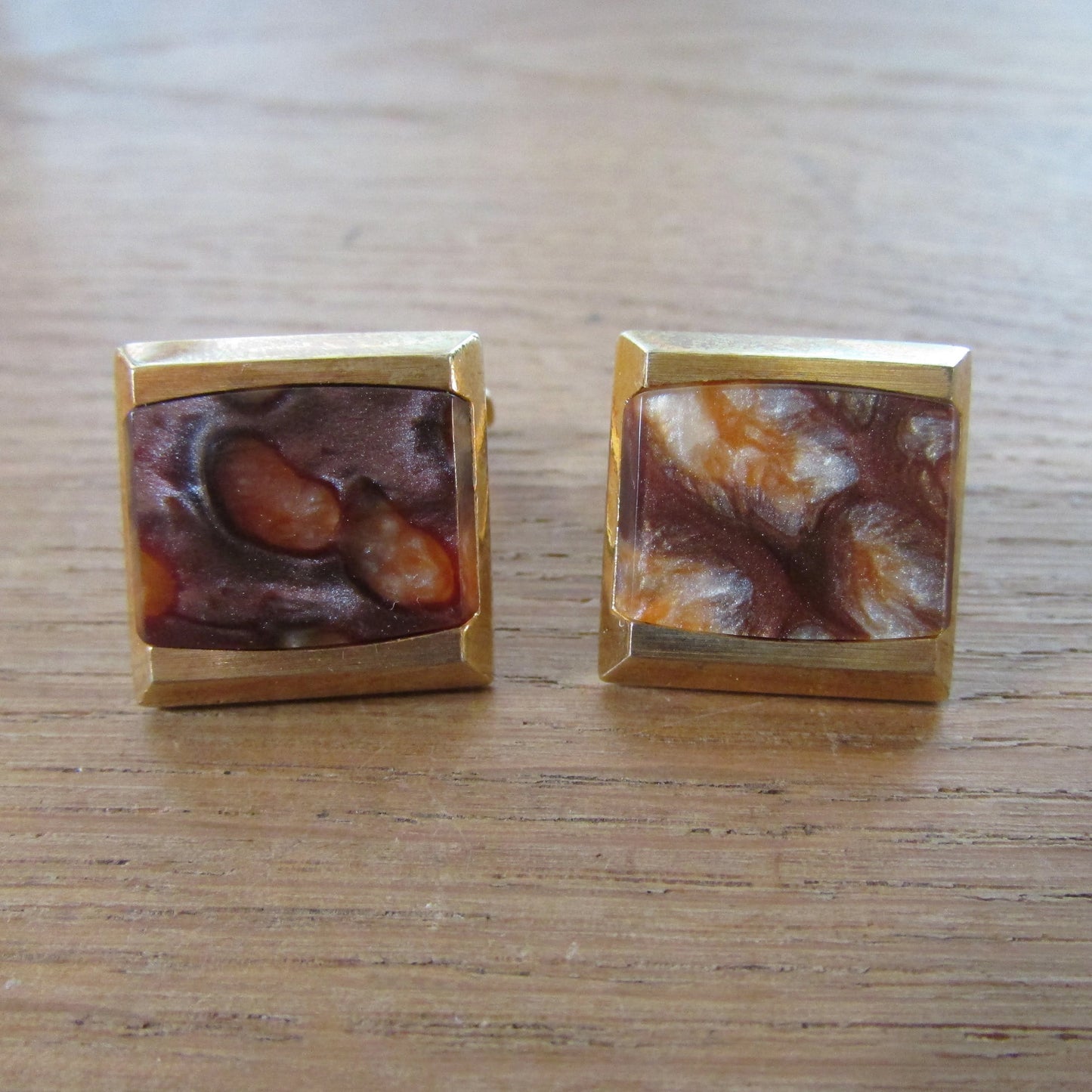 Vintage gold-tone & plastic orange/brown marbled square cufflinks