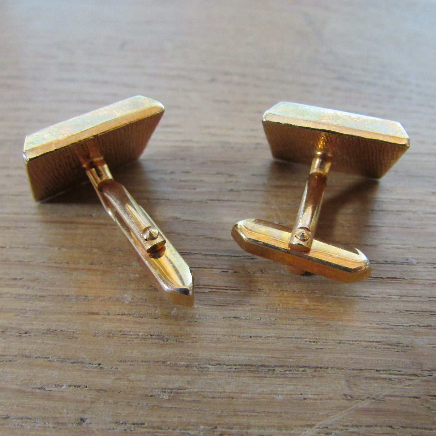 Vintage gold-tone & plastic orange/brown marbled square cufflinks