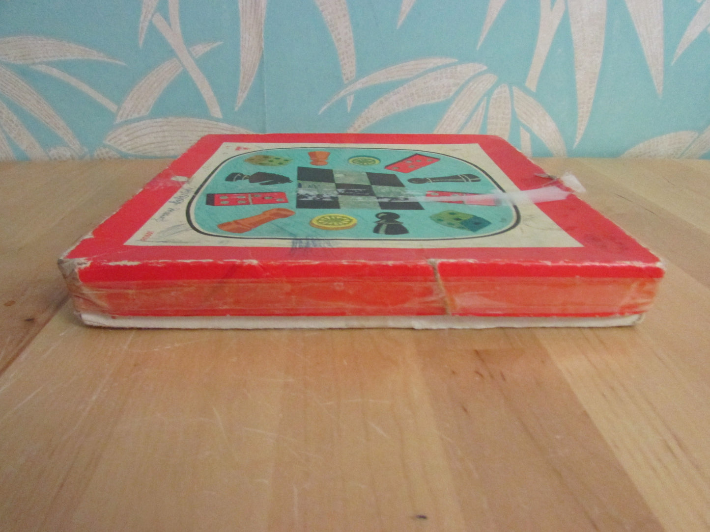 Vintage Czechoslovakian 'tofa' miniature compendium of social board games,