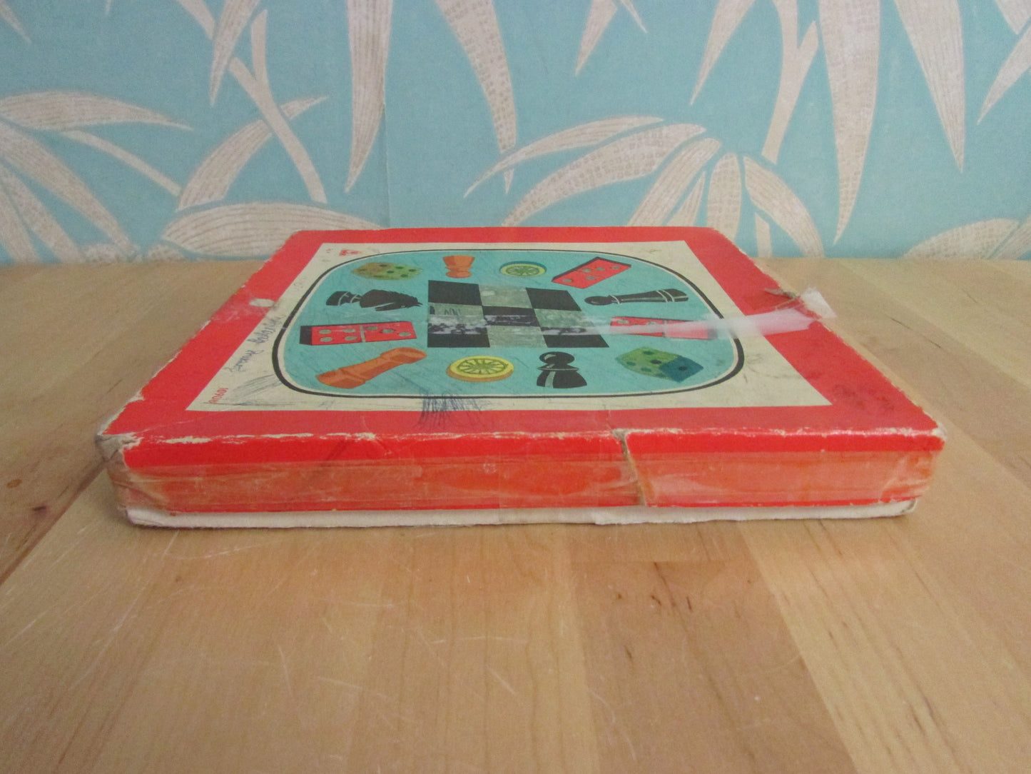 Vintage Czechoslovakian 'tofa' miniature compendium of social board games,