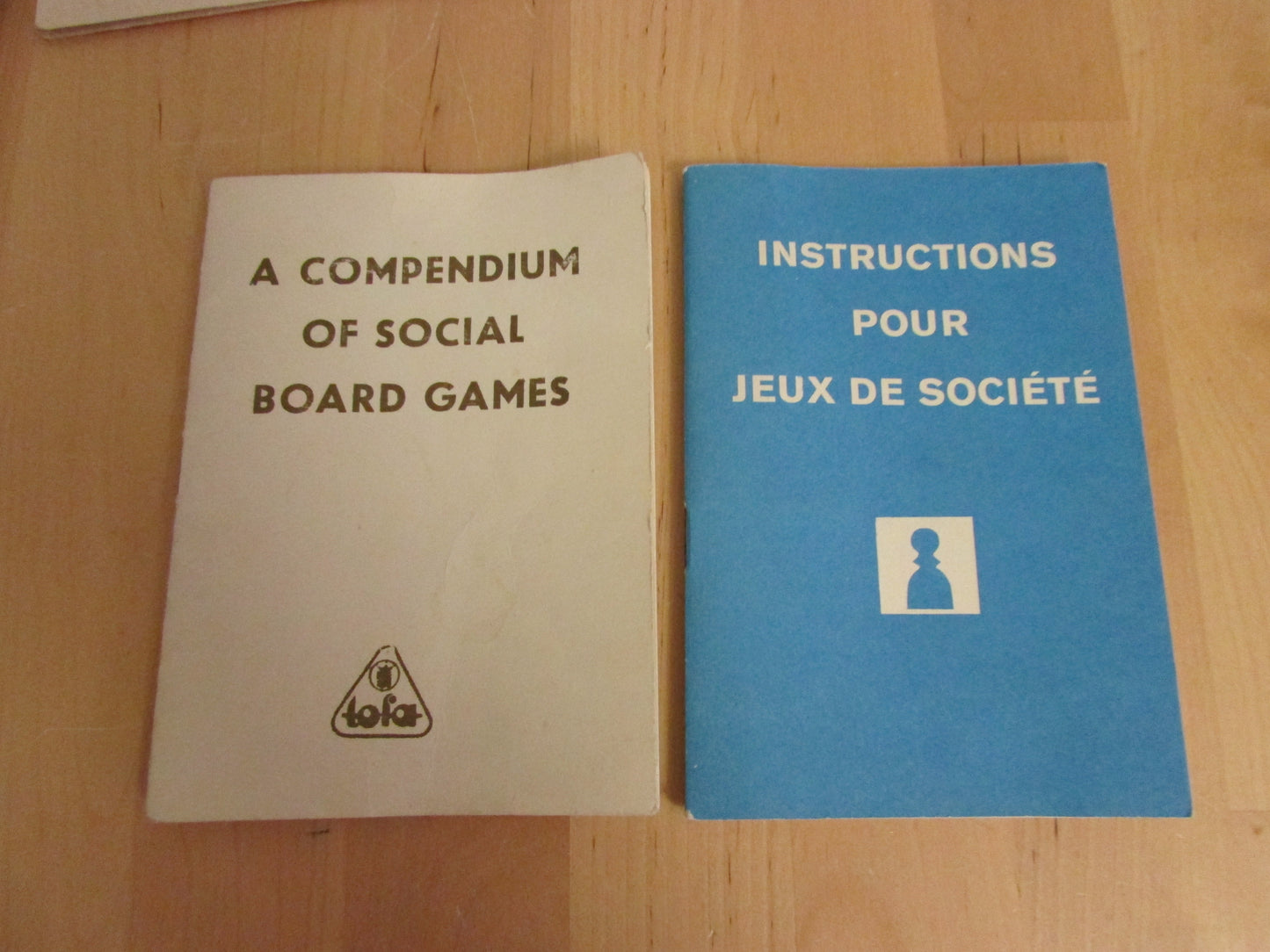 Vintage Czechoslovakian 'tofa' miniature compendium of social board games,