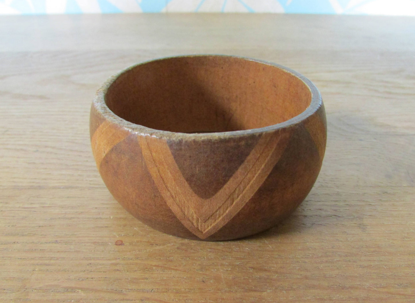1970s wooden bangle with contrast chevron-style inlay