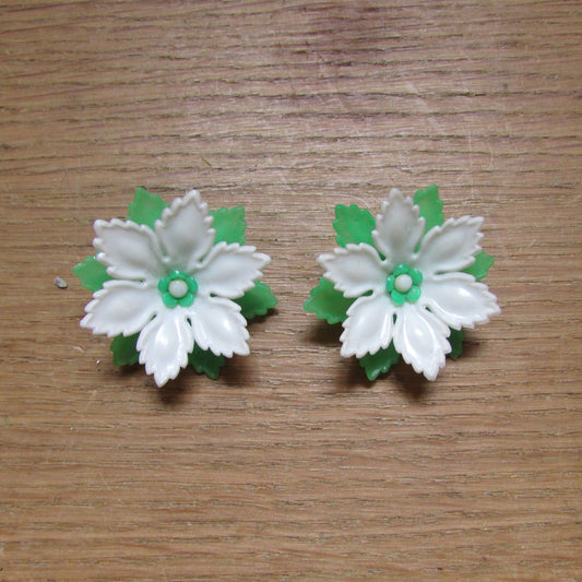 1960s green & white plastic flower clip-on earrings