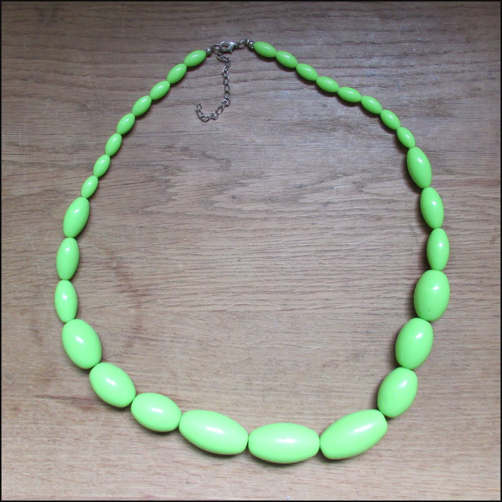 Y2K neon green chunky oval bead plastic statement necklace