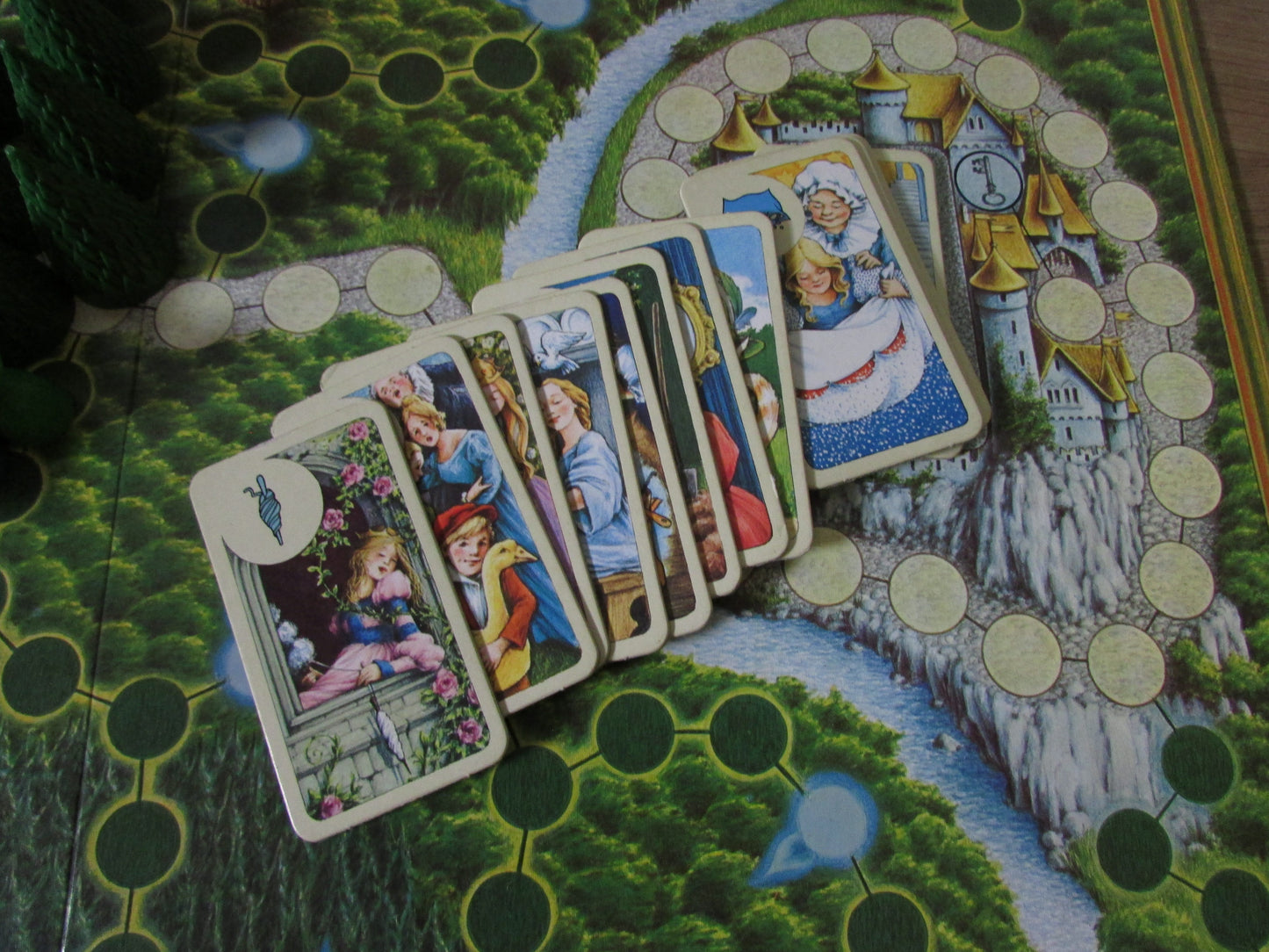 1982 Ravensberg Enchanted Forest fantasy board game (see description below)