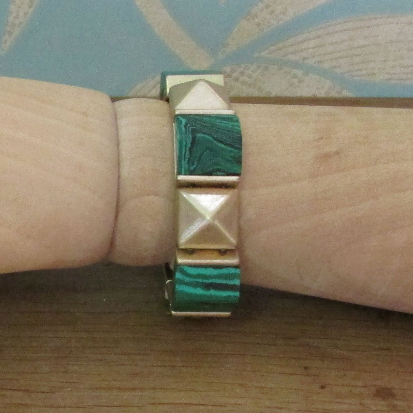 1960s Malachite & plastic gold-tone stretch bracelet