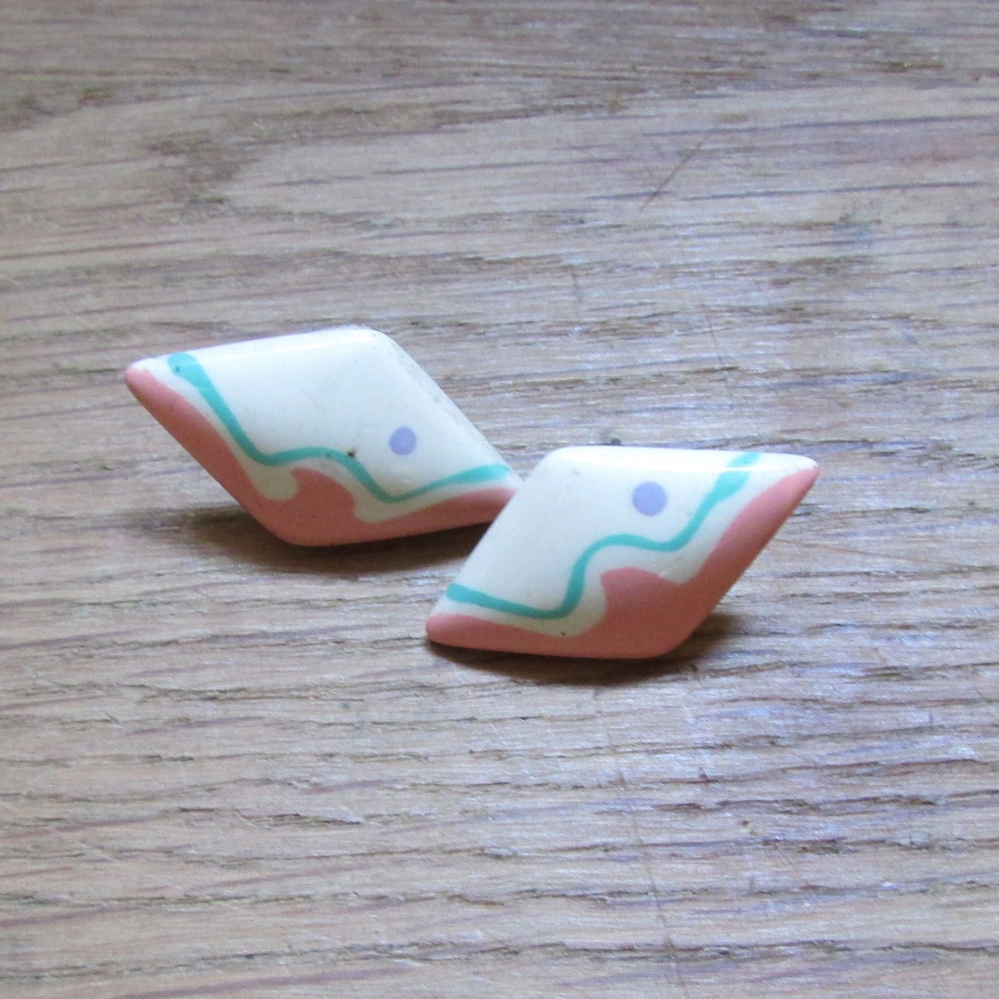 1980s pastel geometric diamond-shaped stud earrings