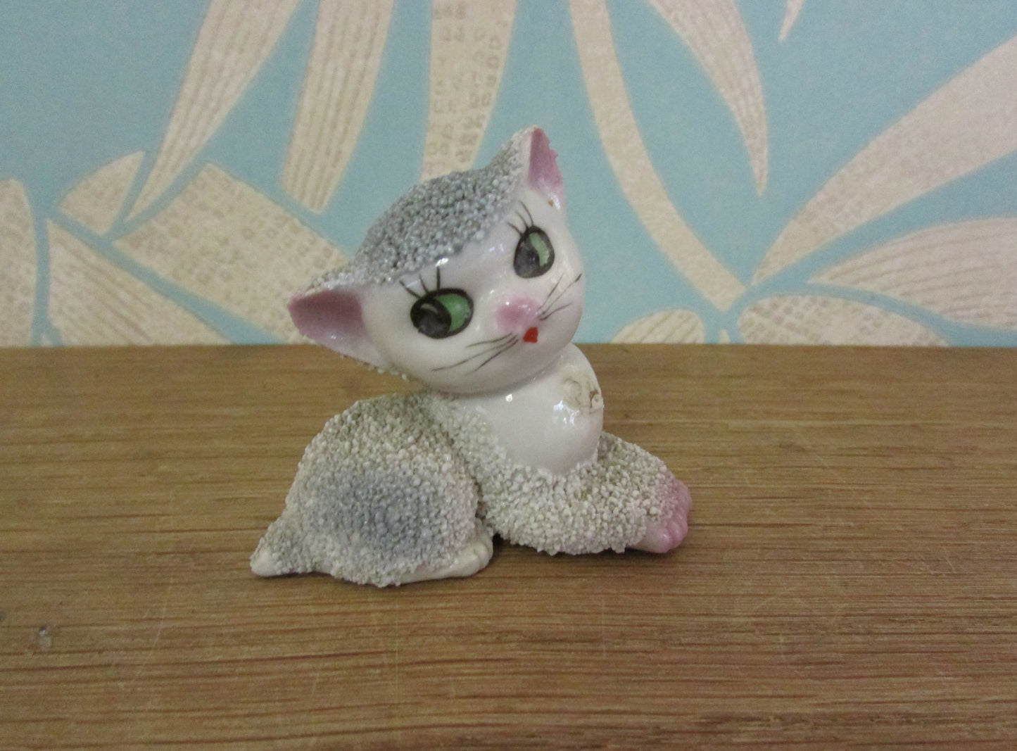 Pair of 1950s sugar textured/spaghetti kitten ornaments, marked foreign