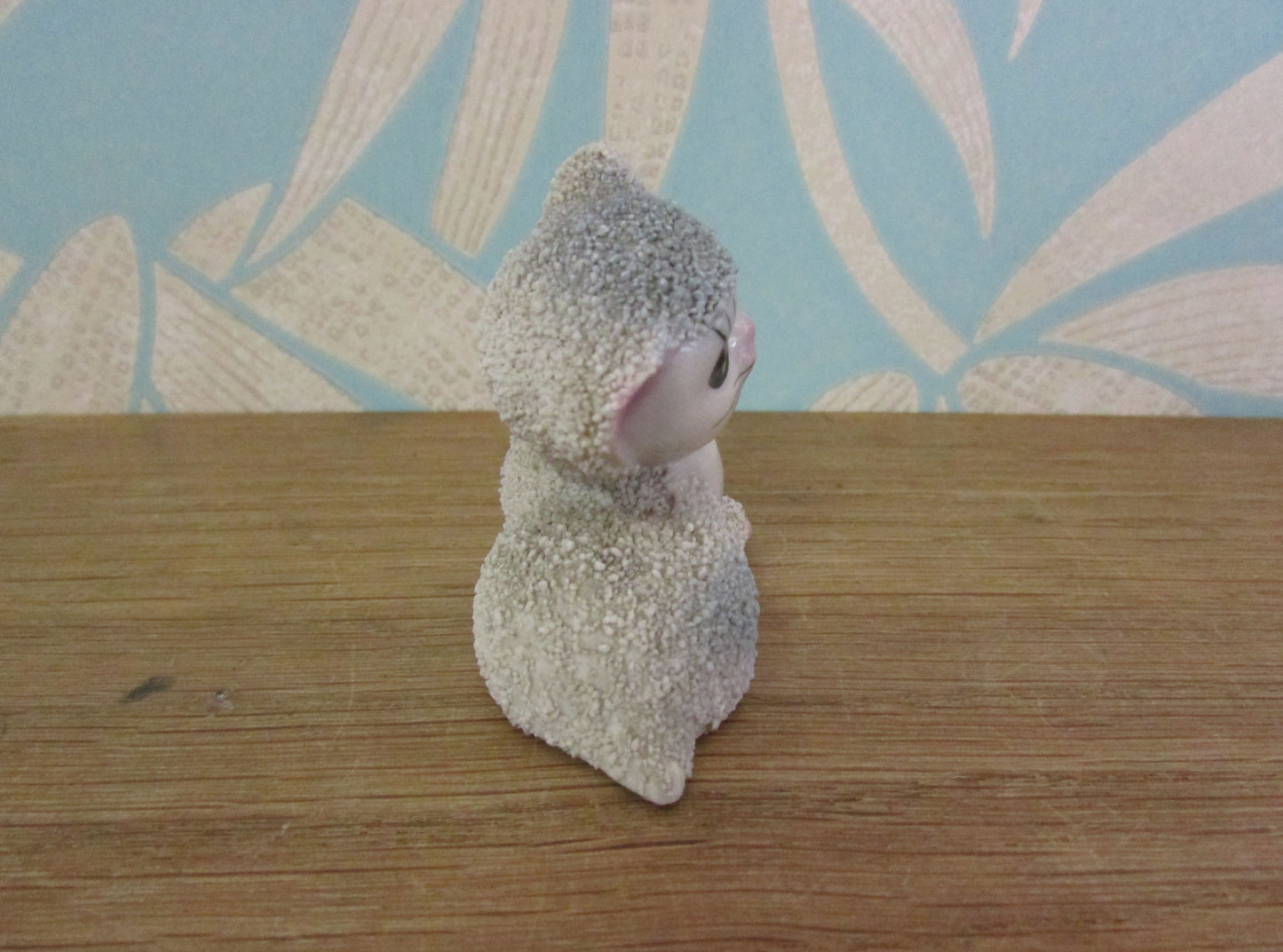 Pair of 1950s sugar textured/spaghetti kitten ornaments, marked foreign