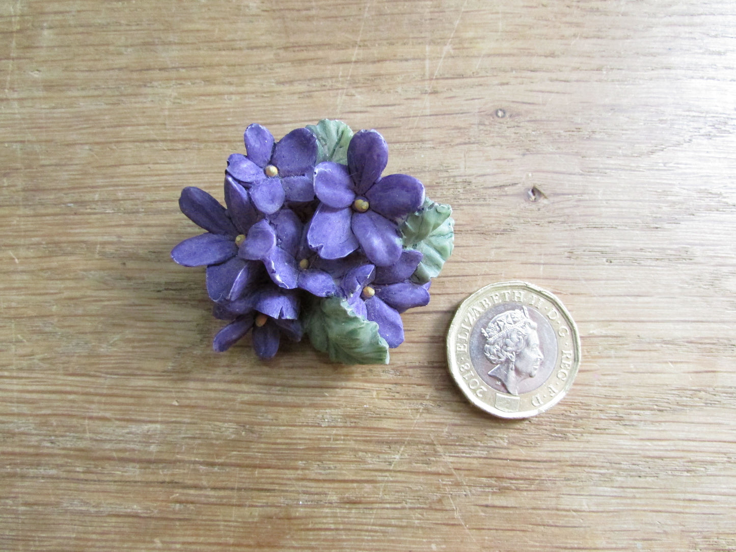 Vintage resin 3D violets brooch