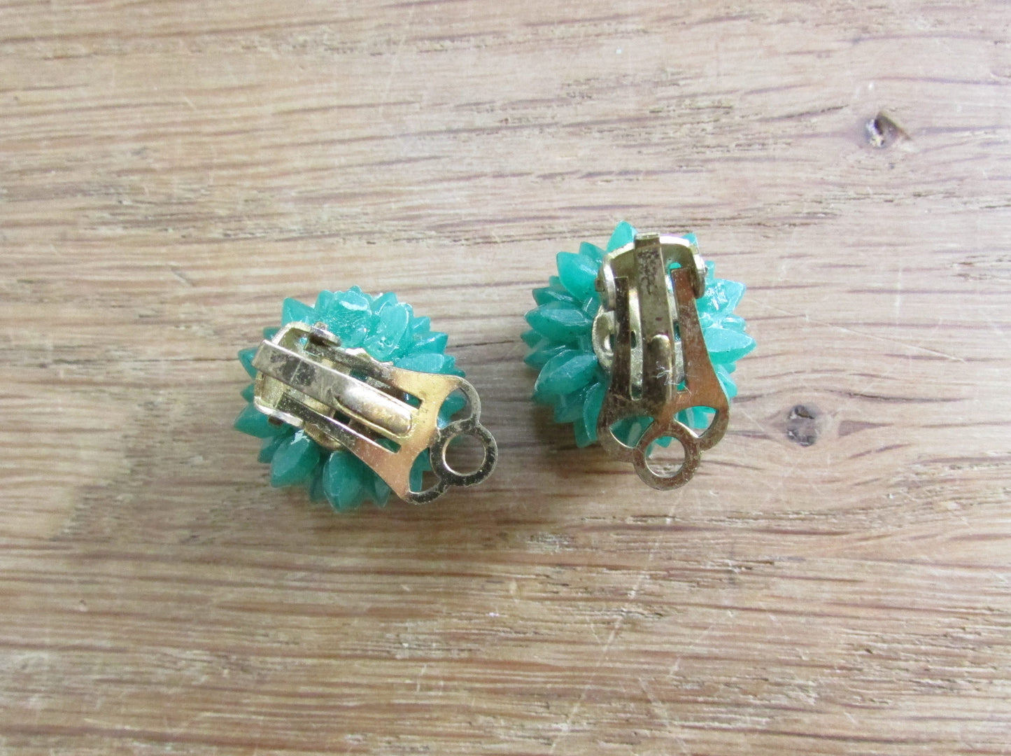 1950s small teal green plastic cluster bead clip-on earrings