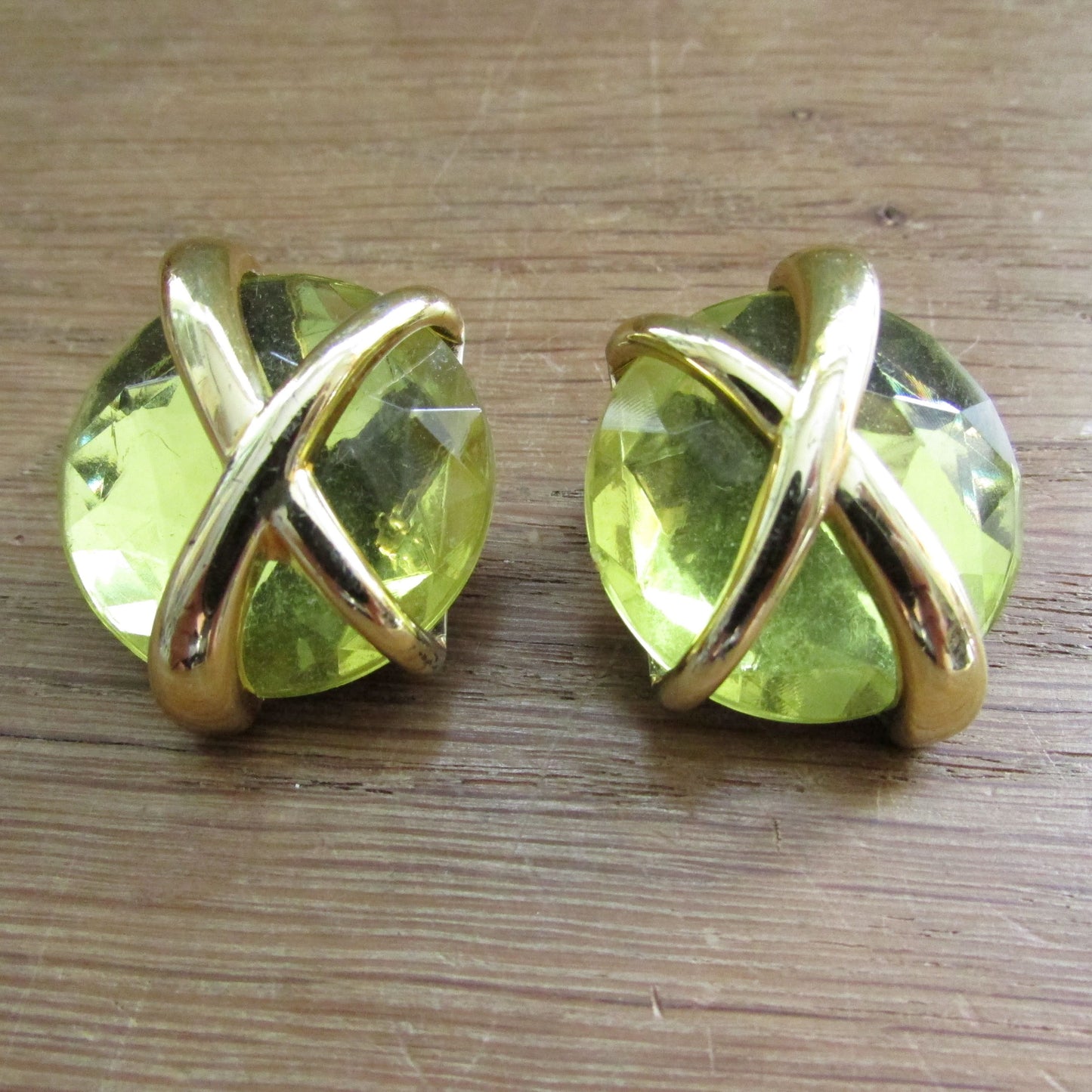 1980s citrine-effect faceted plastic & gold-tone crossover clip-on earrings