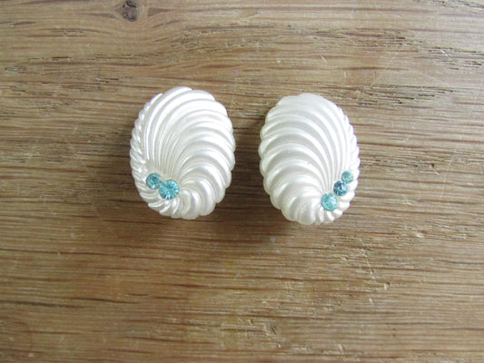 Small vintage white plastic scallop ribbed clip-on earrings with diamante detail