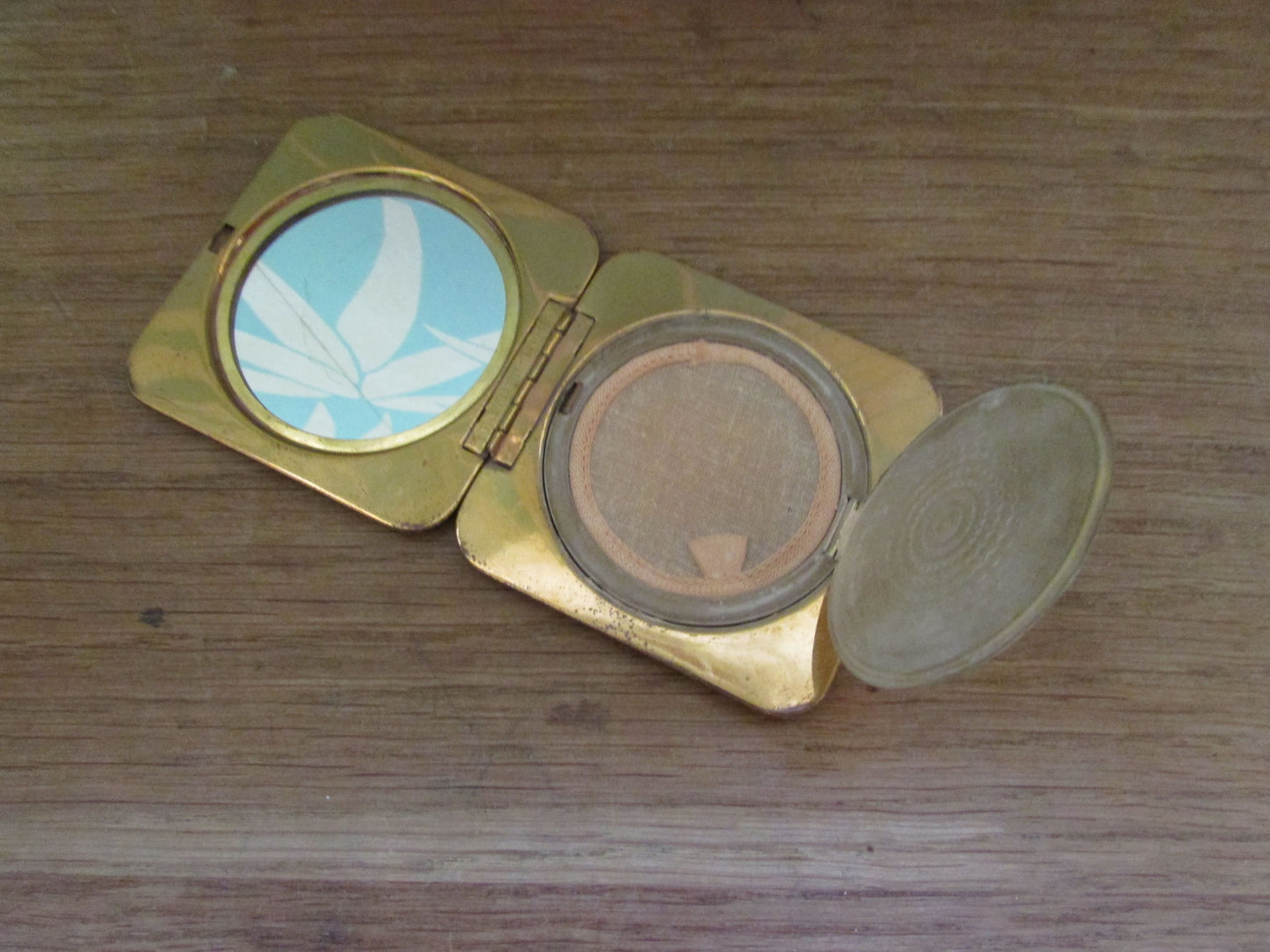 Vintage square gold-tone Glenda compact, with hand painted flowers