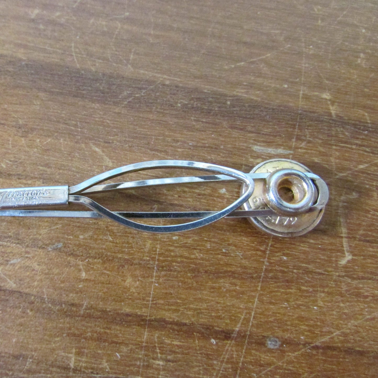 1960s Stratton Temptation 'fly hook' sliding tie clip/bar