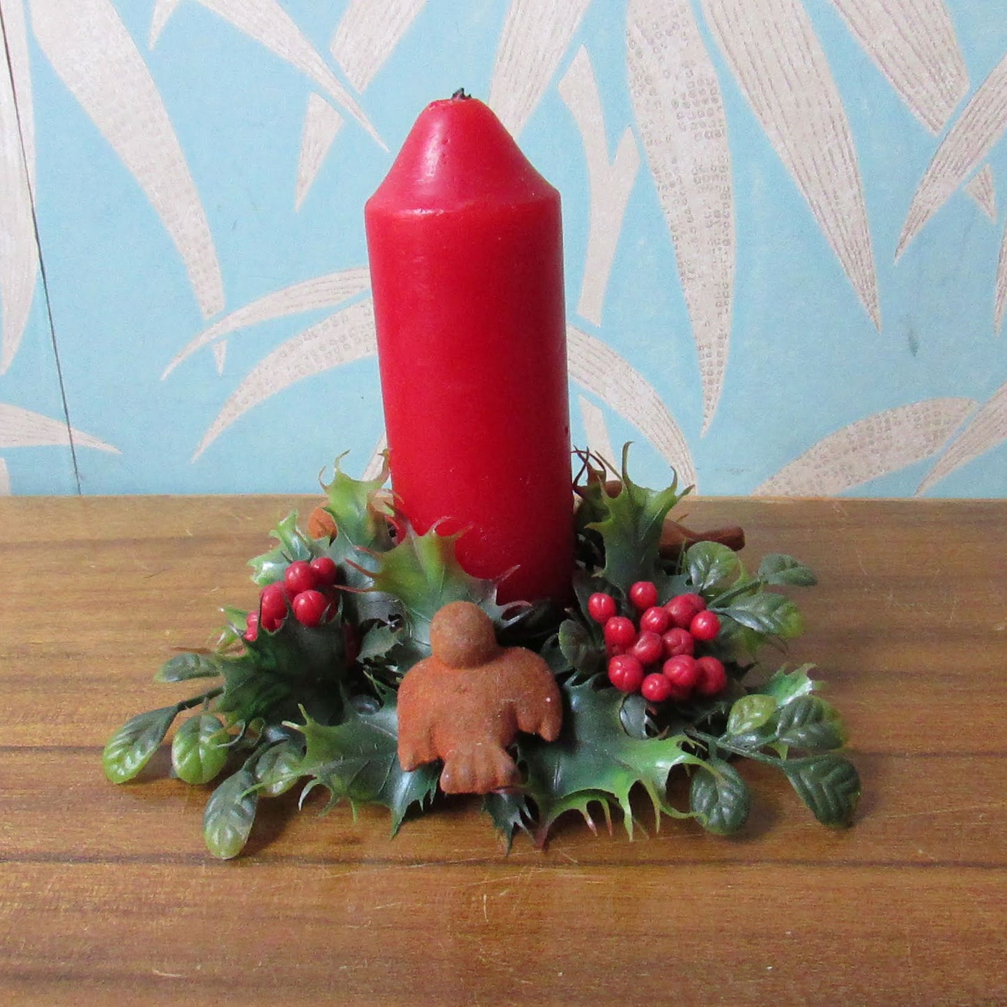 Vintage plastic foliage & Robins candle wreath, made in Hong Kong