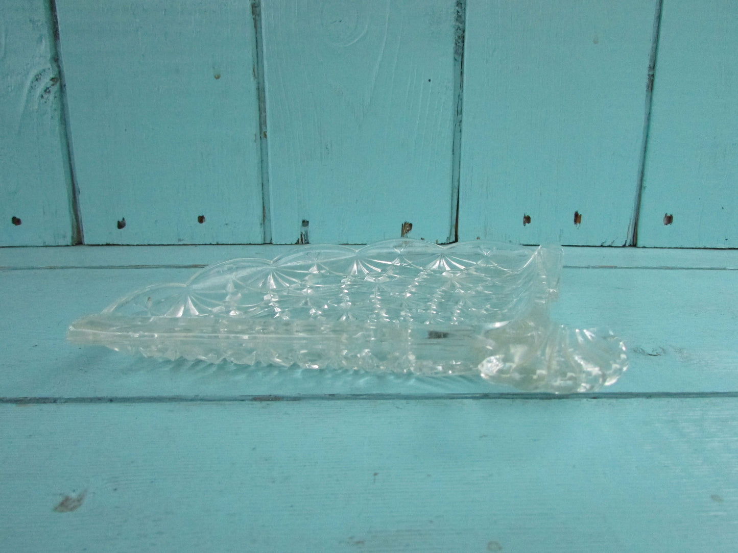 1970s Avon pressed glass triangular fan-shaped candy/trinket dish