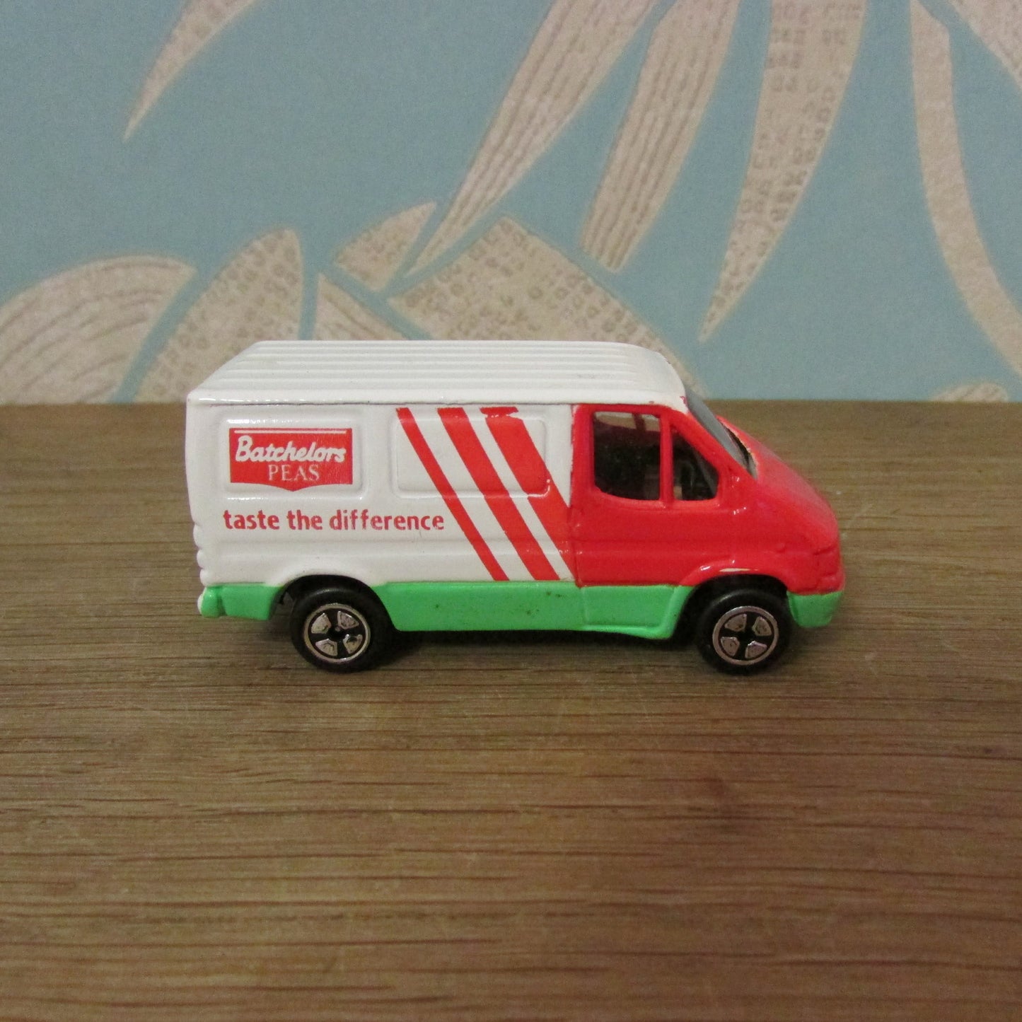 1985 Corgi Batchelors Peas collectable diecast model van