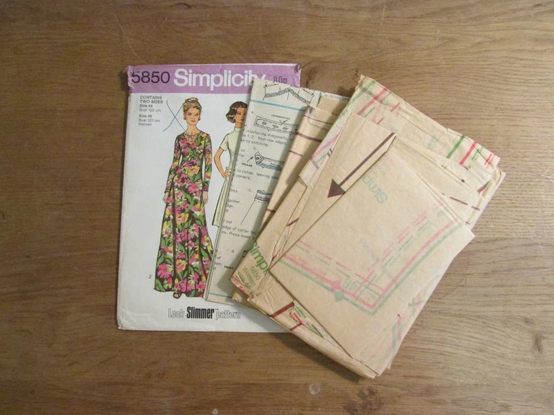 Uncut 1973 Simplicity 5850 sewing pattern for misses' & women's dress, sizes 16-18 (complete)