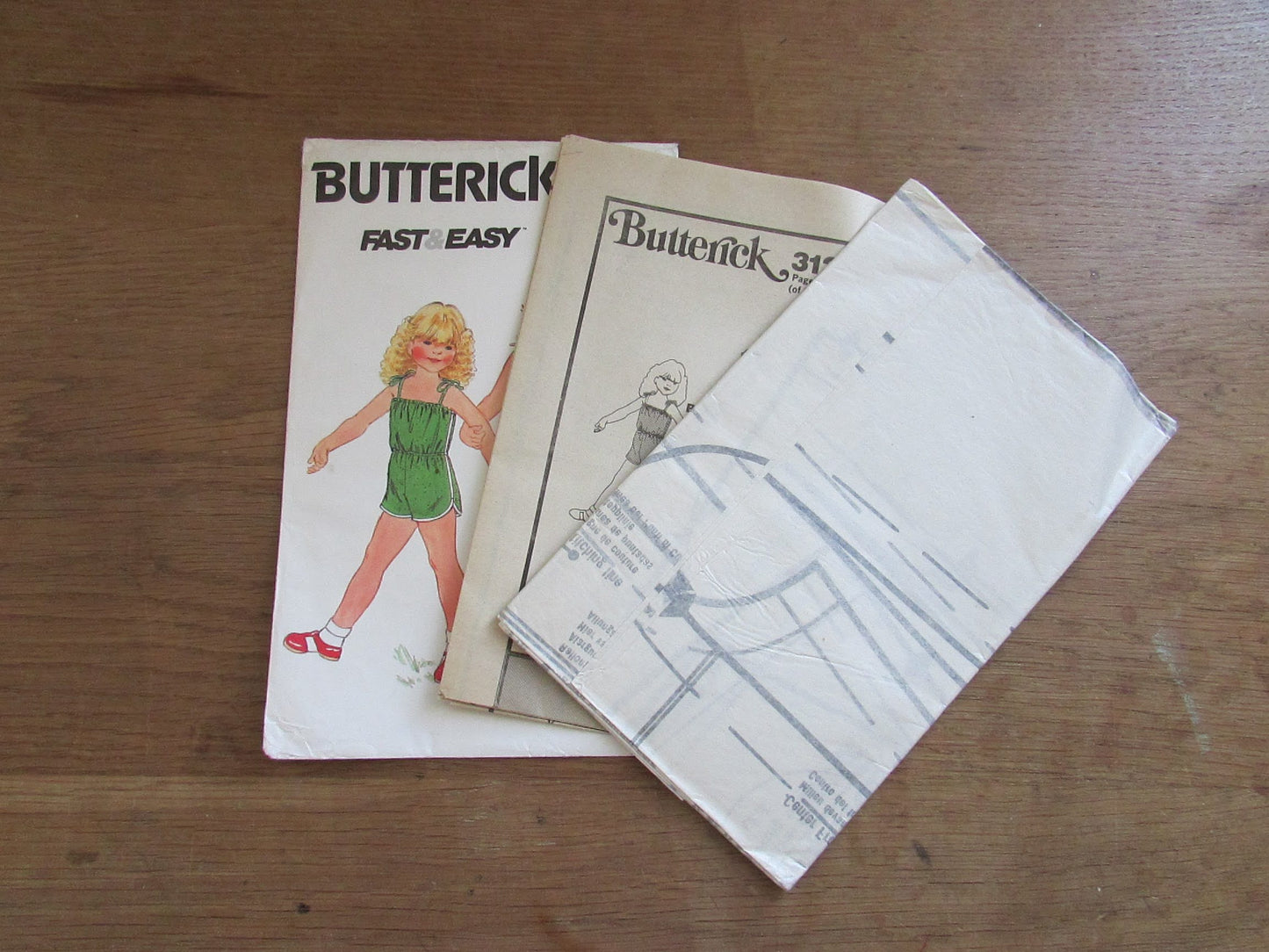 Uncut 1970s Butterick 3123 sewing pattern for children's jumpsuit, size S (complete)