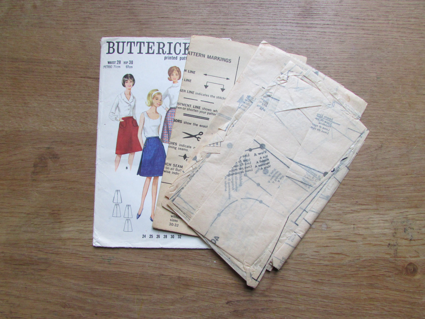 Used 1960s Butterick 4075 sewing pattern for quick 'n' easy skirt, size 10 (complete, see description below)