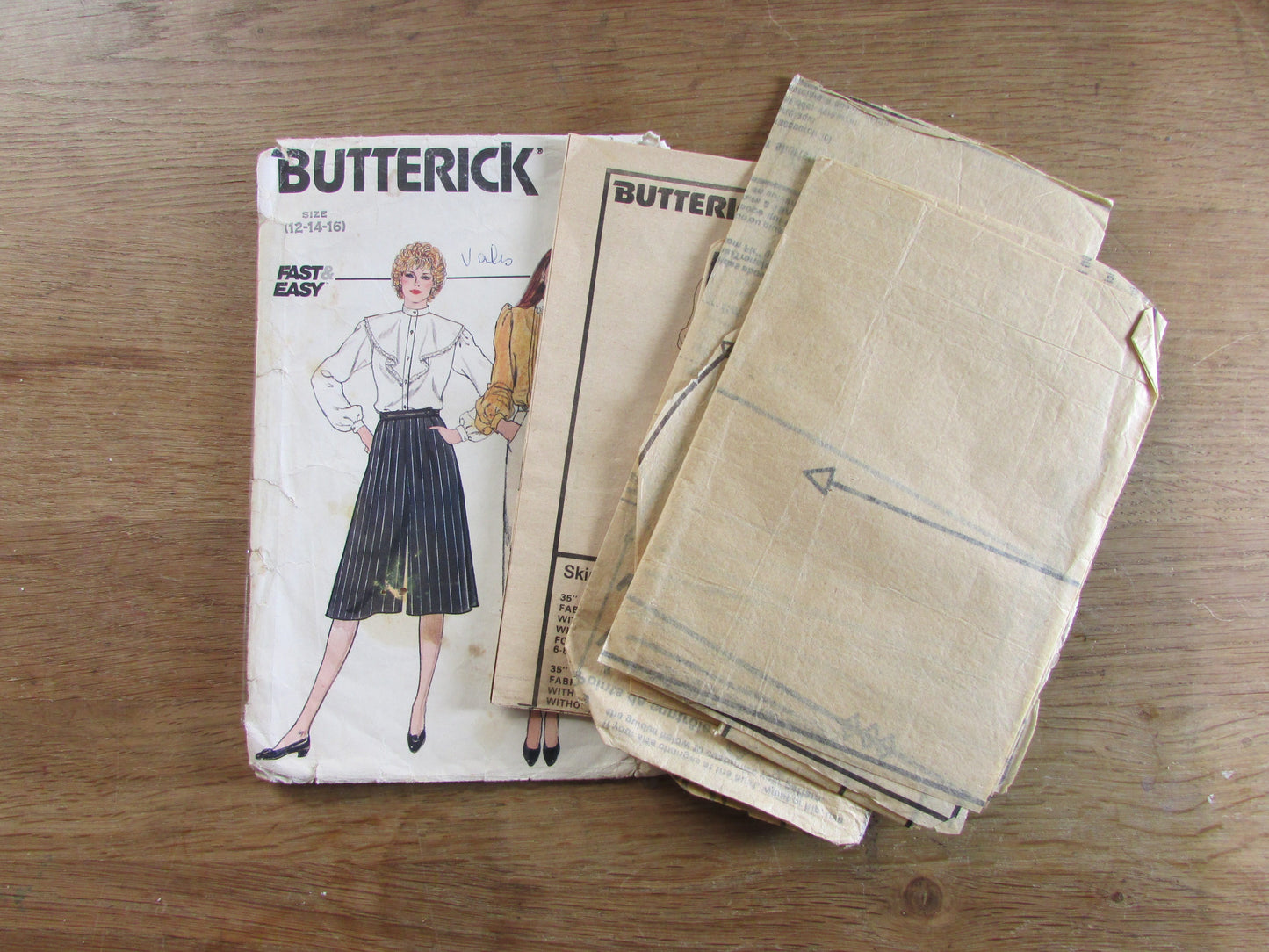 Part cut 1980s Butterick 4554 sewing pattern for misses' skirt & culottes, sizes 12 to 16 (part cut to size 16, complete)
