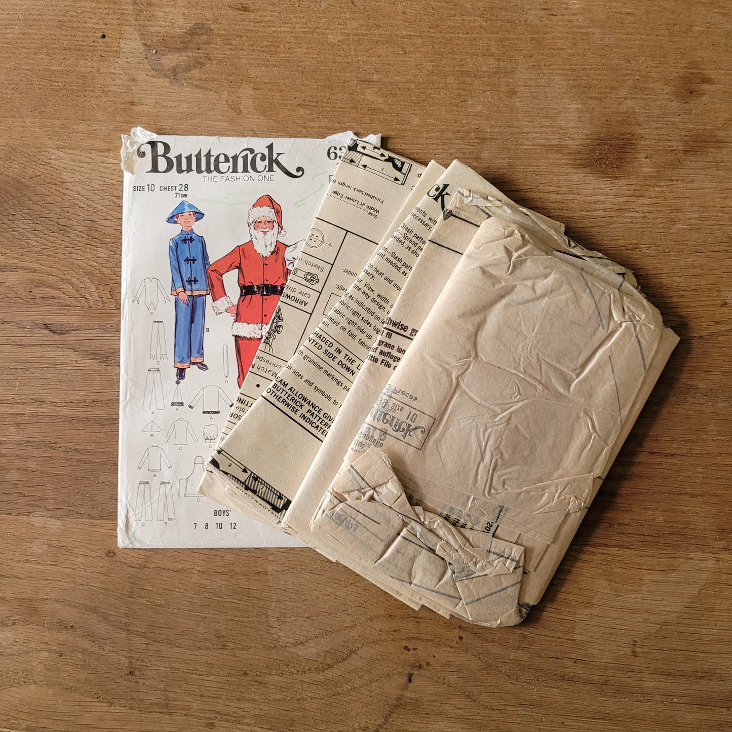 Part cut 1971 Butterick 6399 sewing pattern for men's & boys fancy dress costumes, size 10 (complete)