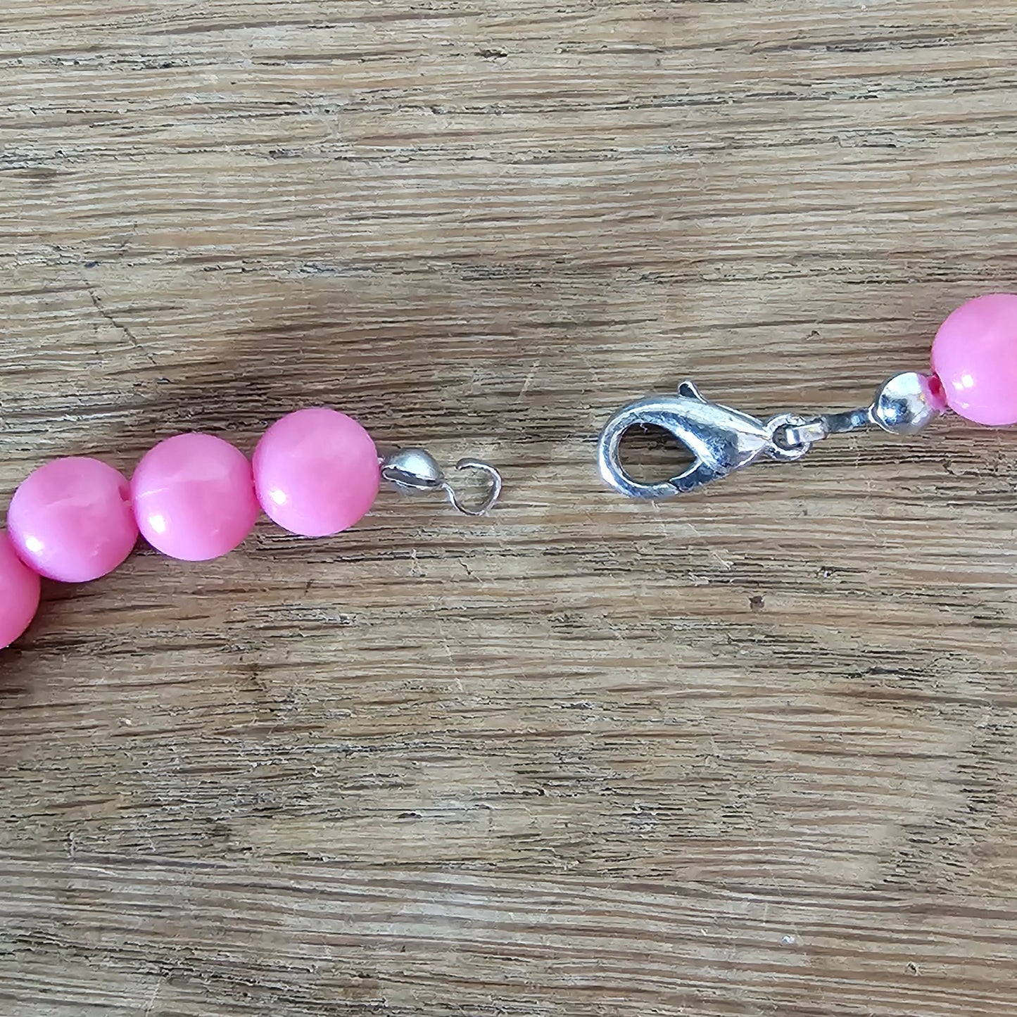 1980s pink & white beaded cluster necklace