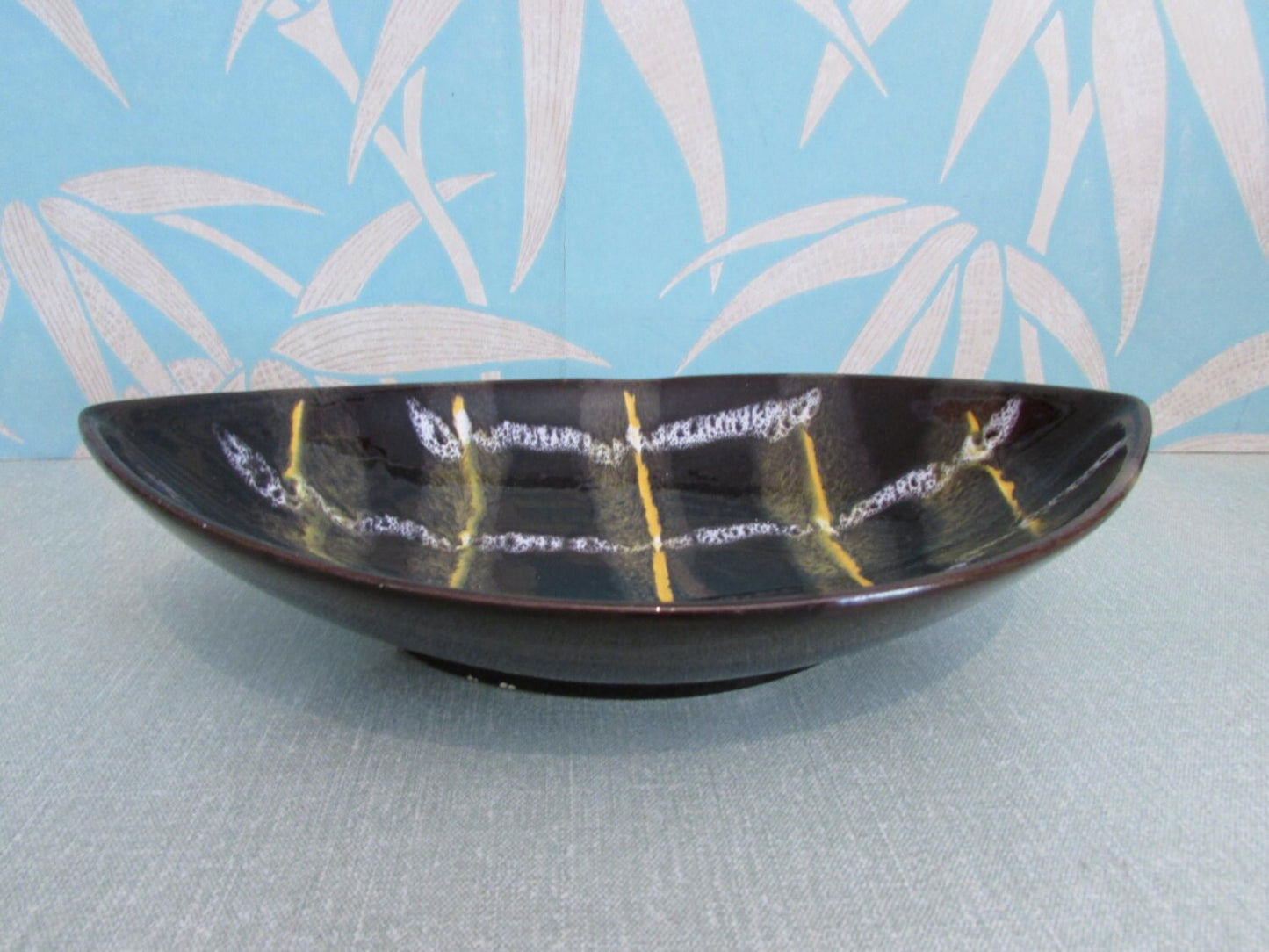 Mid-century German studio pottery leaf-shaped bowl/dish, plaid effect pattern