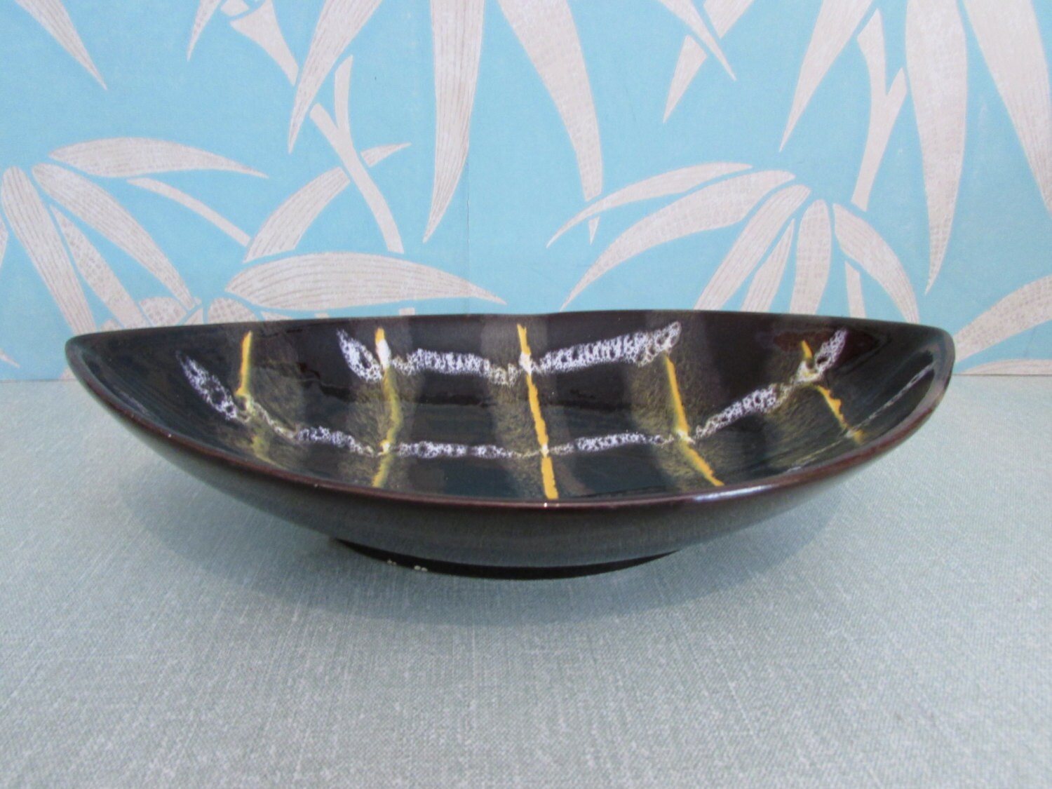 Mid-century German studio pottery leaf-shaped bowl/dish, plaid effect pattern