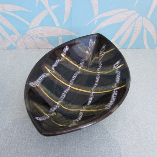 Mid-century German studio pottery leaf-shaped bowl/dish, plaid effect pattern